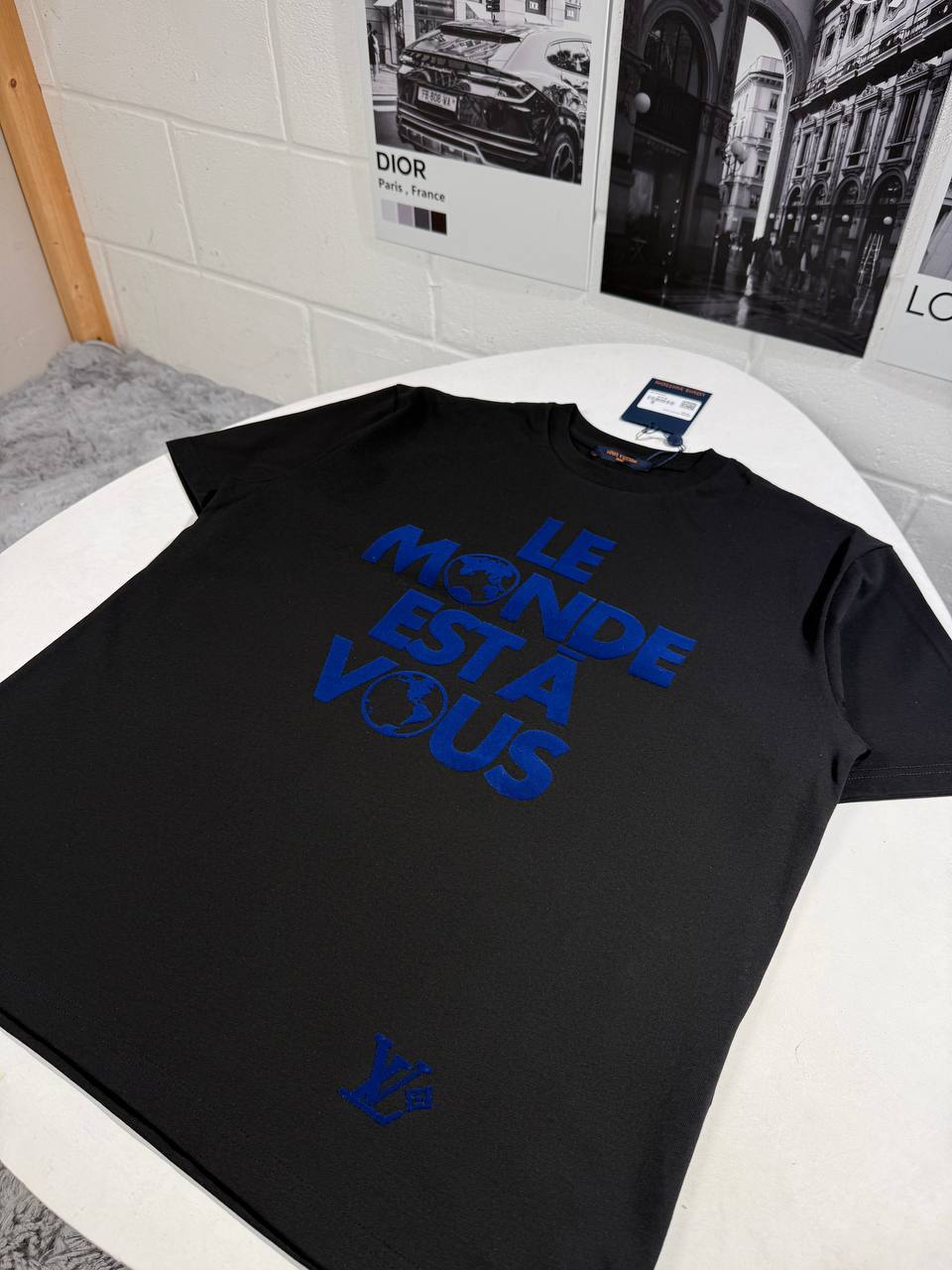 Louis Vuitton Graphic Logo Short Sleeves T-Shirts Men's Women's in 2 Colors Reps Sale UK Best Quality AAA Replica