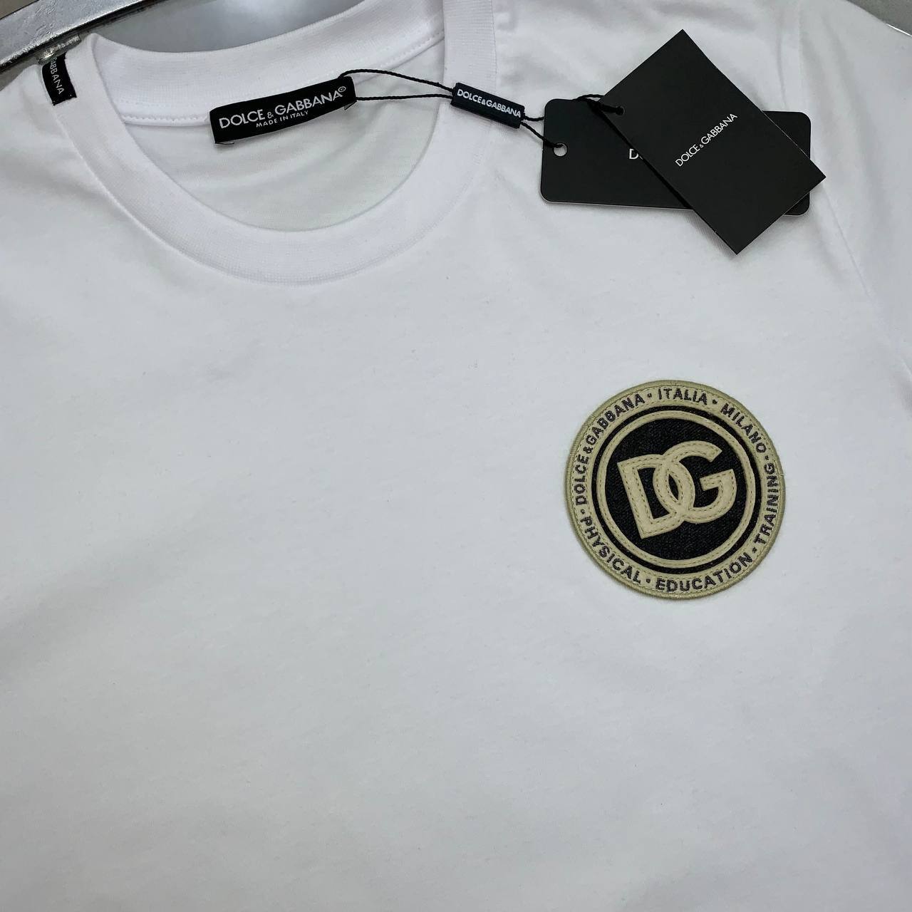 Dolce & Gabbana D&G Logo-Patch Men's Women's T-Shirts in Different Colors Reps Sale UK Best Quality Sale AAA Replica
