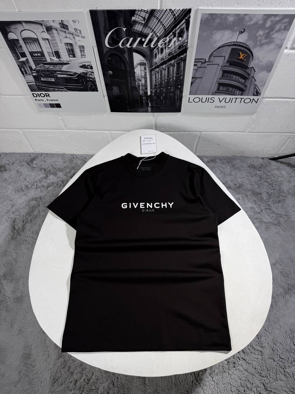 Givenchy Reverse Logo T-Shirt Men's Women's in 2 Colors Reps UK Best Quality Sale AAA Replica
