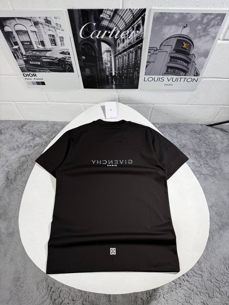 Givenchy Reverse Logo T-Shirt Men's Women's in 2 Colors Reps UK Best Quality Sale AAA Replica