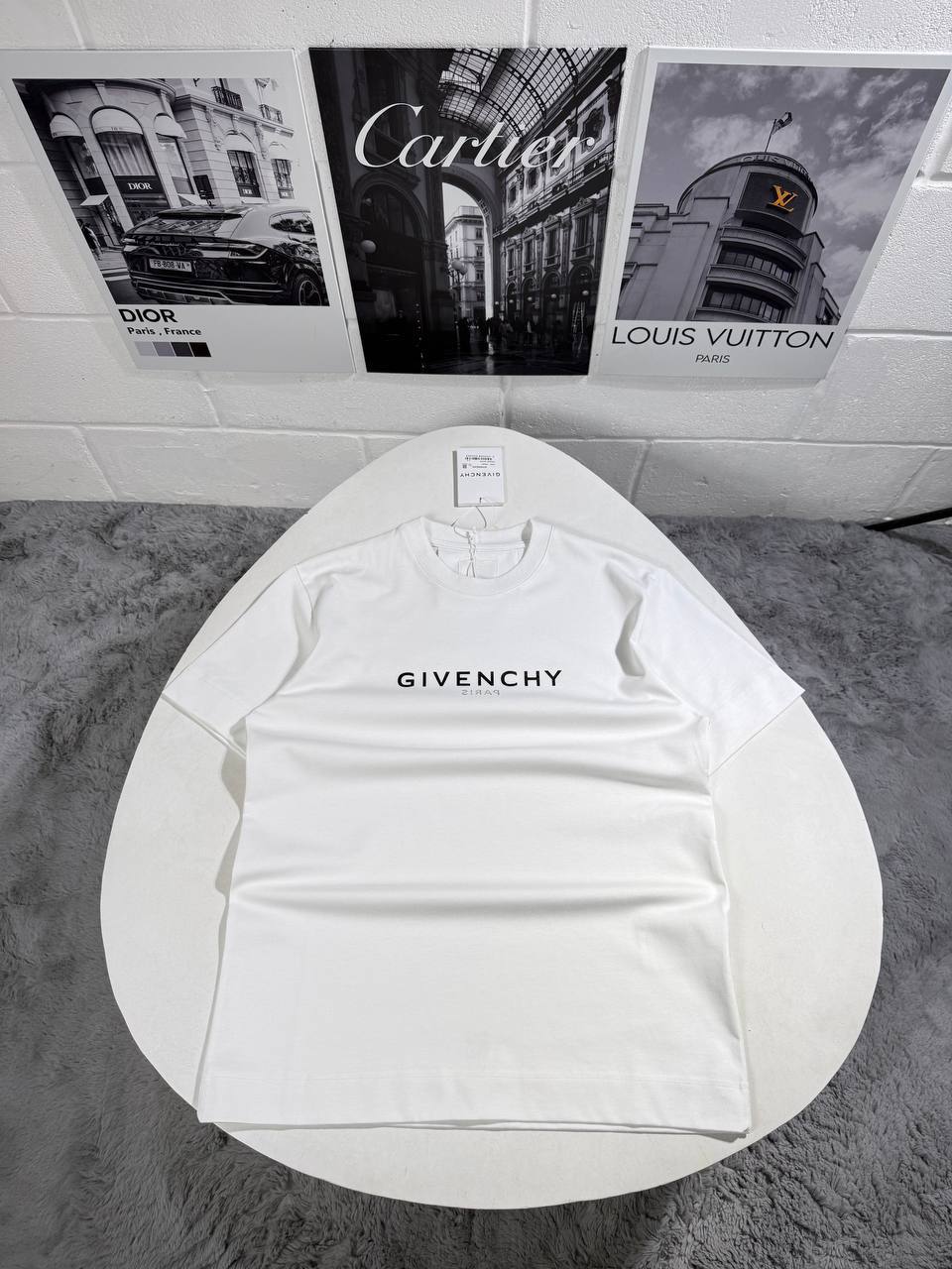 Givenchy Reverse Logo T-Shirt Men's Women's in 2 Colors Reps UK Best Quality Sale AAA Replica