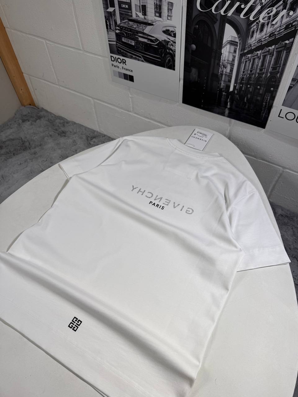 Givenchy Reverse Logo T-Shirt Men's Women's in 2 Colors Reps UK Best Quality Sale AAA Replica