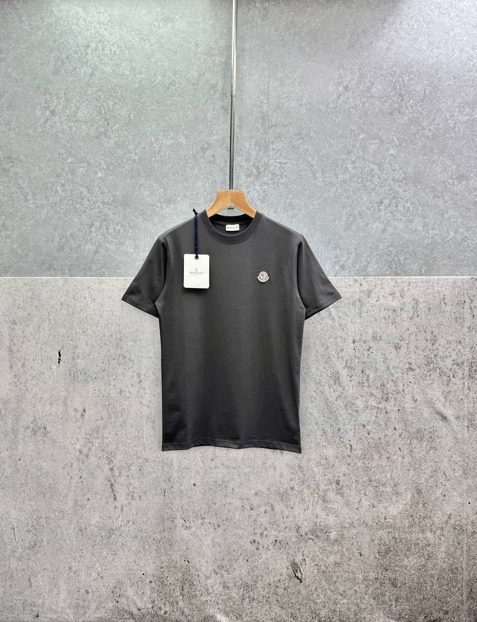Moncler Classic Logo Patch Short Sleeve in Different Colors T-Shirt Men's Women's Reps Sale UK Best Quality Replica