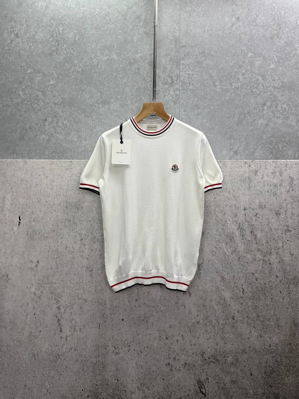 Moncler Tricolour-Trimmed Logo Patch Short Sleeve in 2 Colors T-Shirt Men's Women's Reps Sale UK Best Quality Replica
