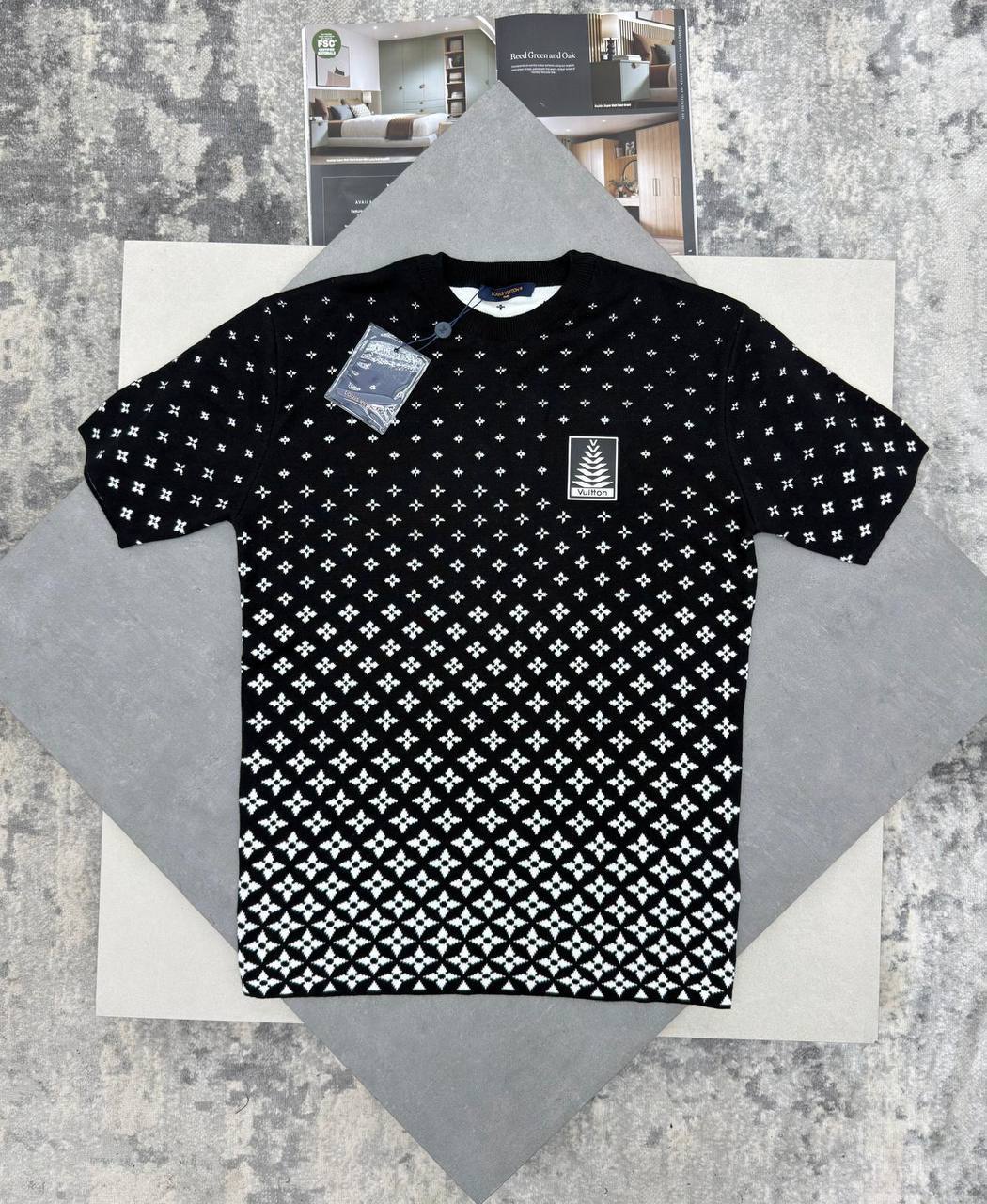 Louis Vuitton Monogram Blason Gradient Short Sleeve T-Shirt in 2 Colors Men's Women's Reps Sale UK Best Quality AAA Replica