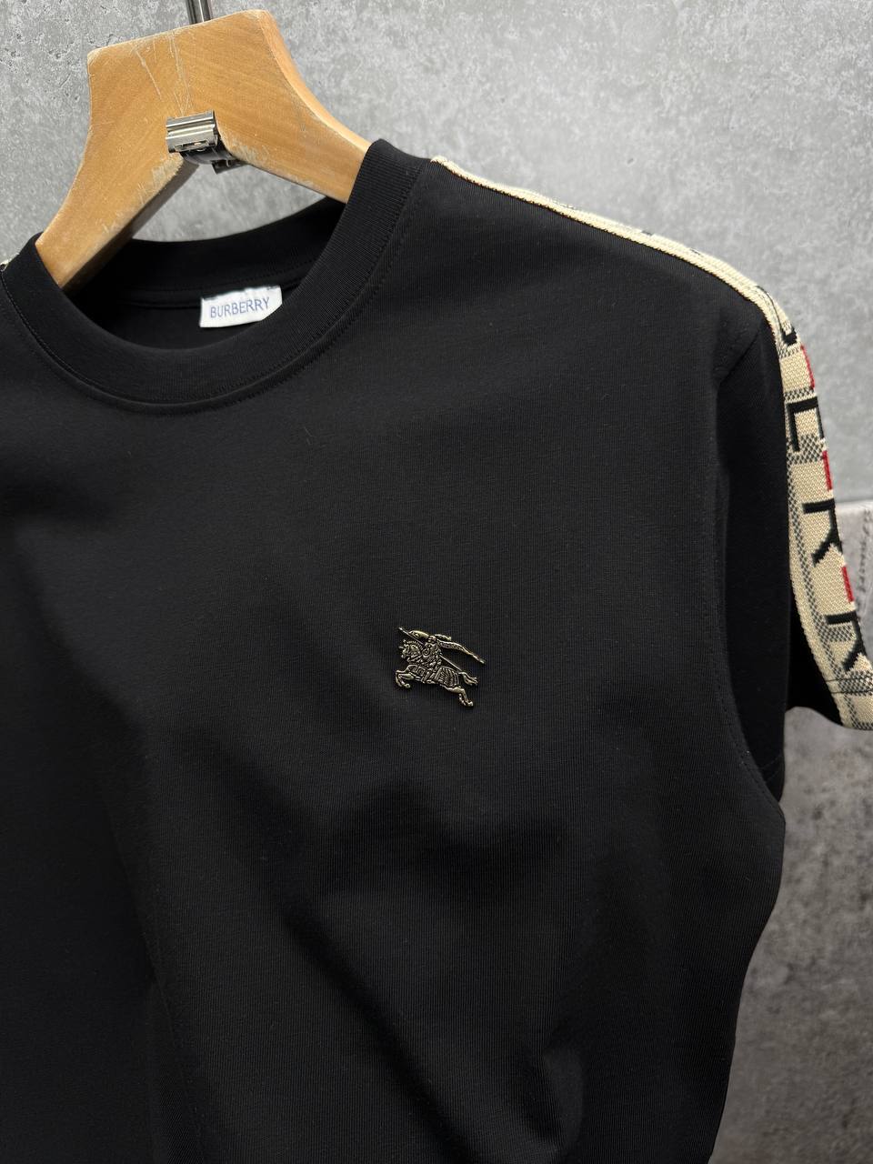 Burberry Check Trim Shoulder-Tape Men's Women's T-Shirts in 2 Colors Reps Sale UK Best Quality AAA Replica