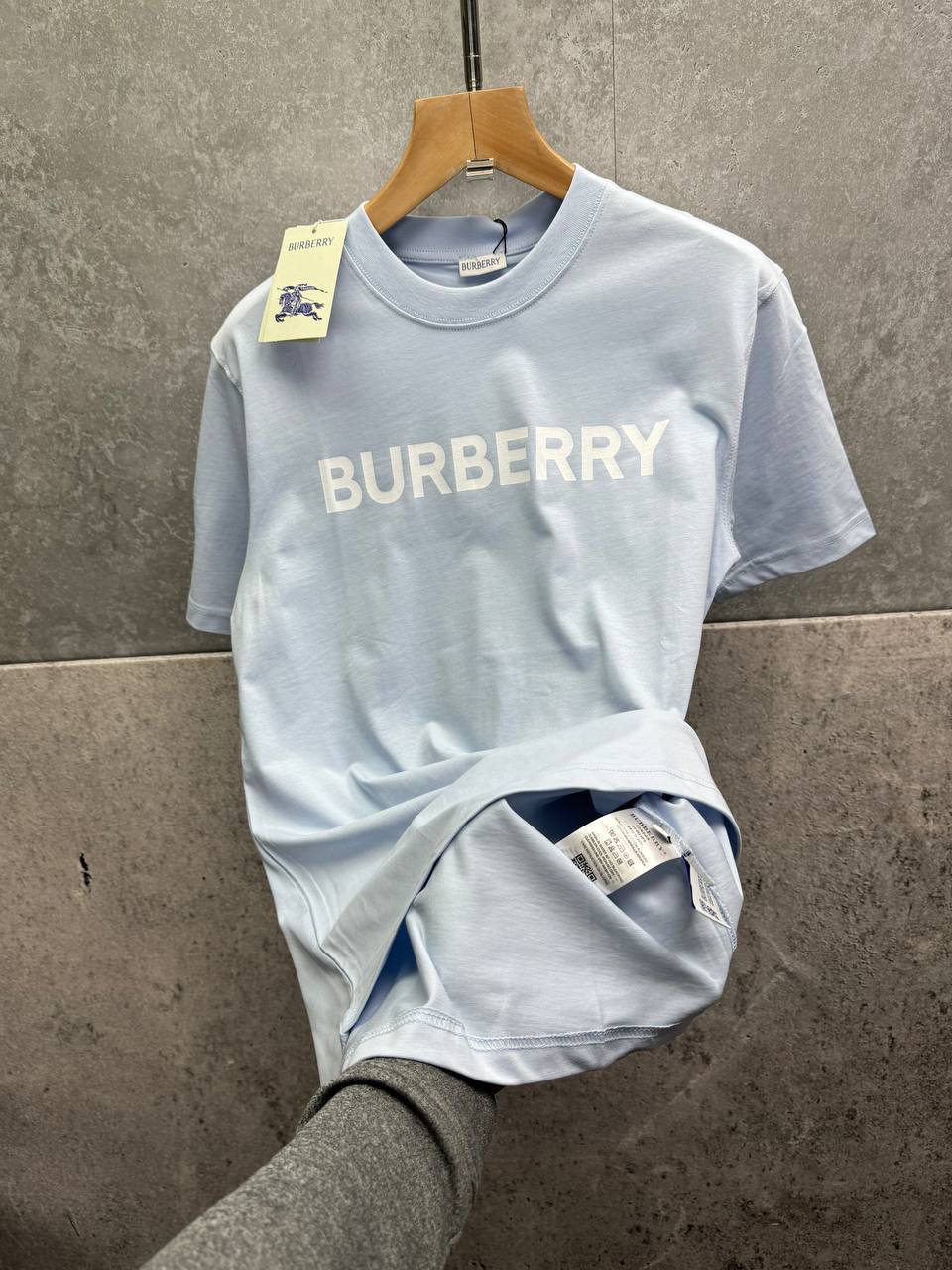 Burberry Block Lettering Logo Print Short Sleeve Men's Women's T-Shirts in 2 Colors Reps Sale UK Best Quality AAA Replica