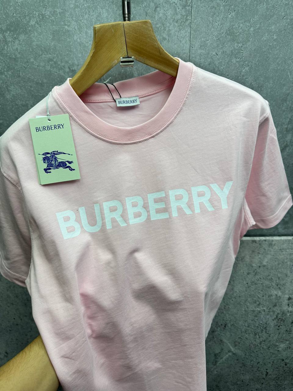 Burberry Block Lettering Logo Print Short Sleeve Men's Women's T-Shirts in 2 Colors Reps Sale UK Best Quality AAA Replica