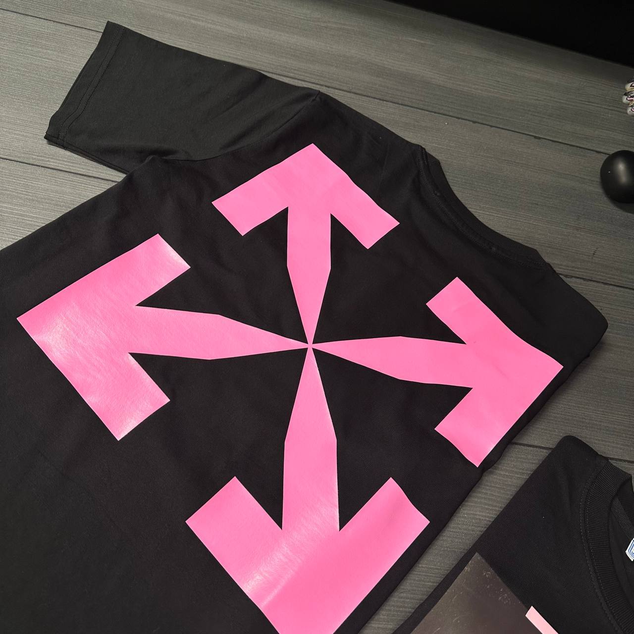 Off-White Caravaggio Arrow Regular Fit Men's Women's T-Shirts in 2 Colors Reps UK Best Quality AAA Replica
