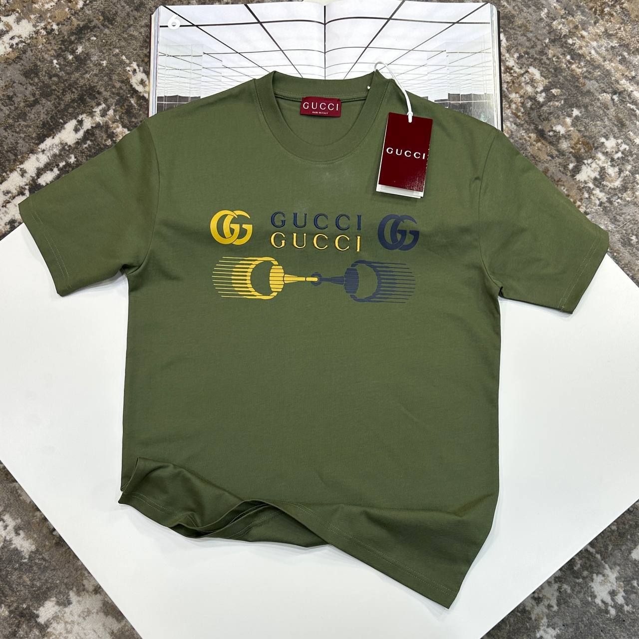 Gucci Horsebit Blurred Logo Men's Women's T-Shirts in Different Colors Reps Sale UK Best Quality Sale AAA Replica