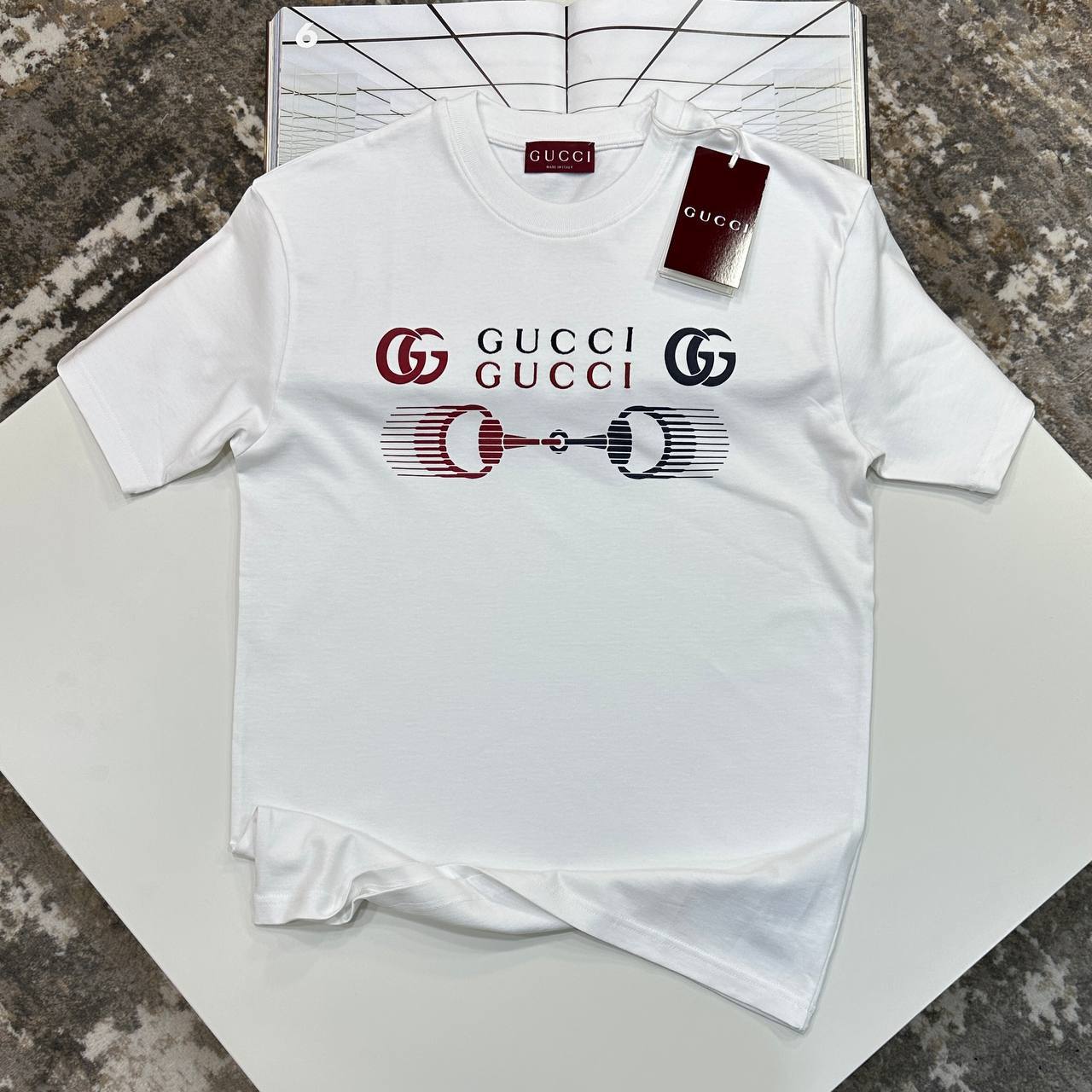 Gucci Horsebit Blurred Logo Men's Women's T-Shirts in Different Colors Reps Sale UK Best Quality Sale AAA Replica