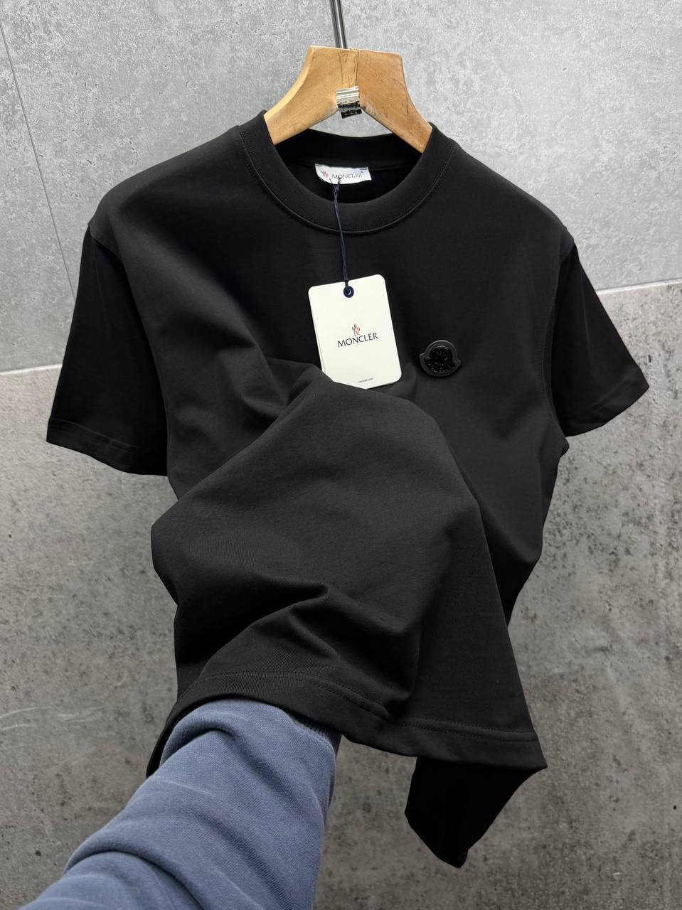 Moncler Silicon Badge Short Sleeve in Different Colors T-Shirt Men's Women's Reps Sale UK Best Quality Replica