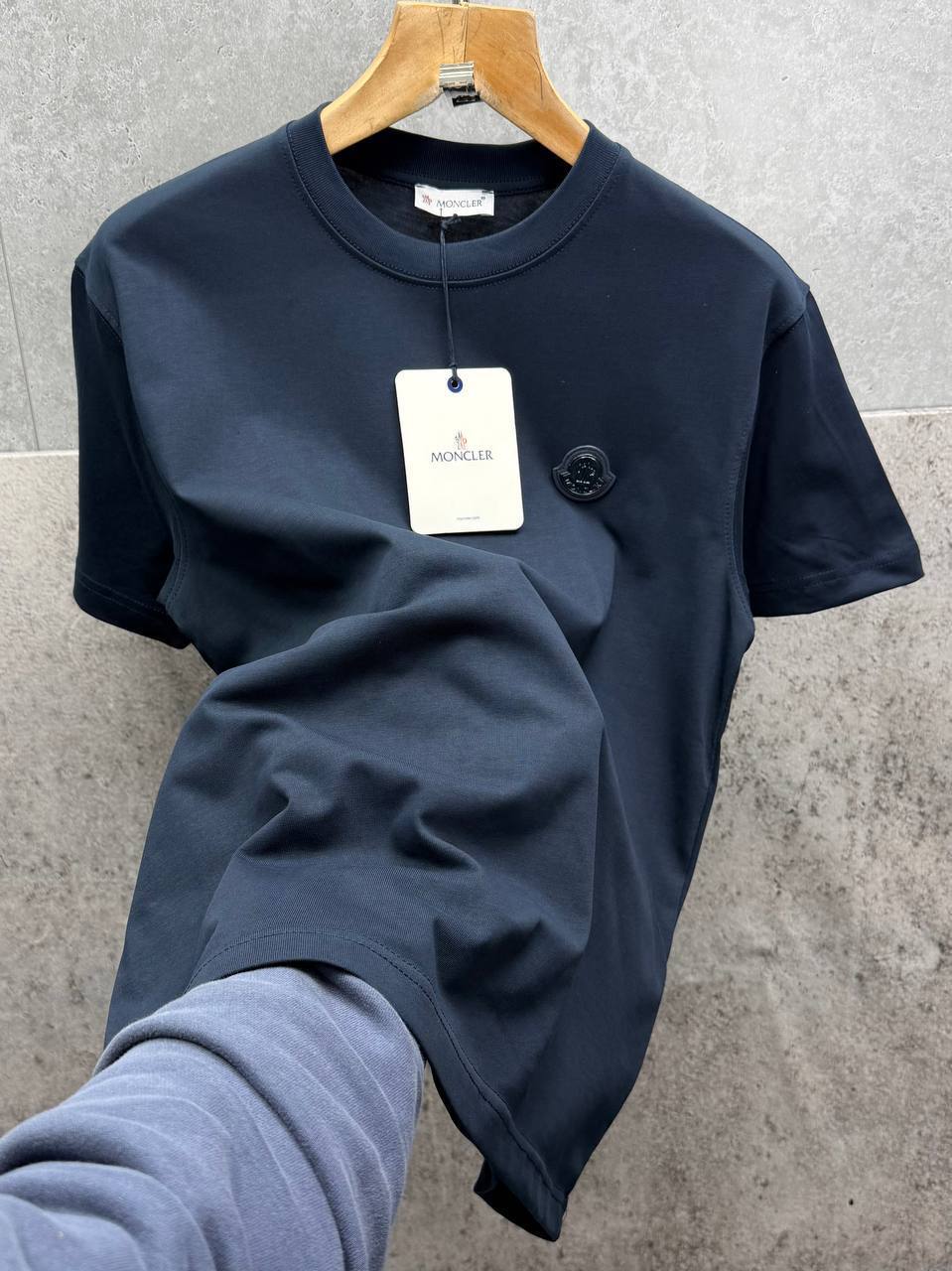 Moncler Silicon Badge Short Sleeve in Different Colors T-Shirt Men's Women's Reps Sale UK Best Quality Replica