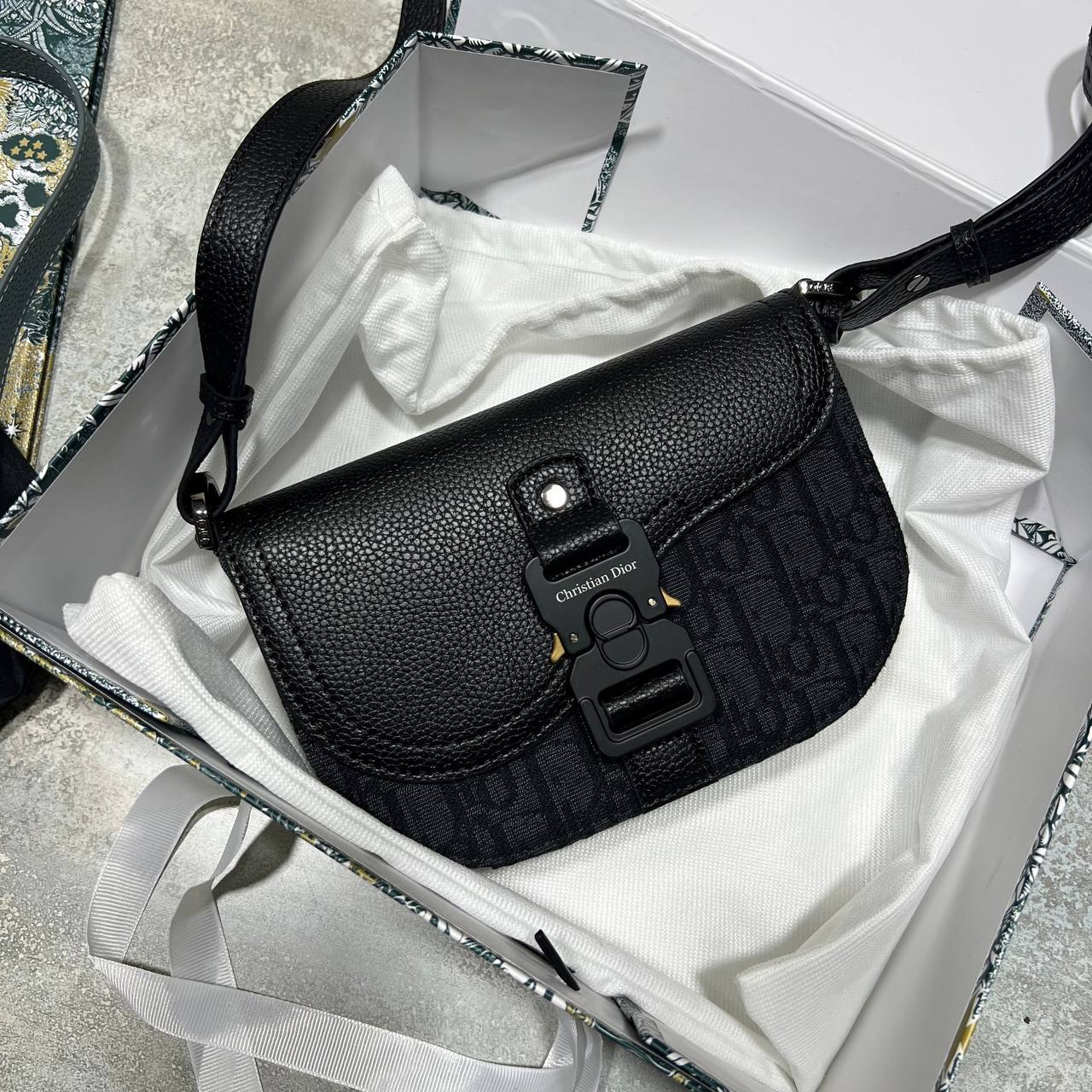 Dior Mini Saddle Messenger Bag with Flap Men's Bag Black Reps Sale UK Best Quality AAA Replica