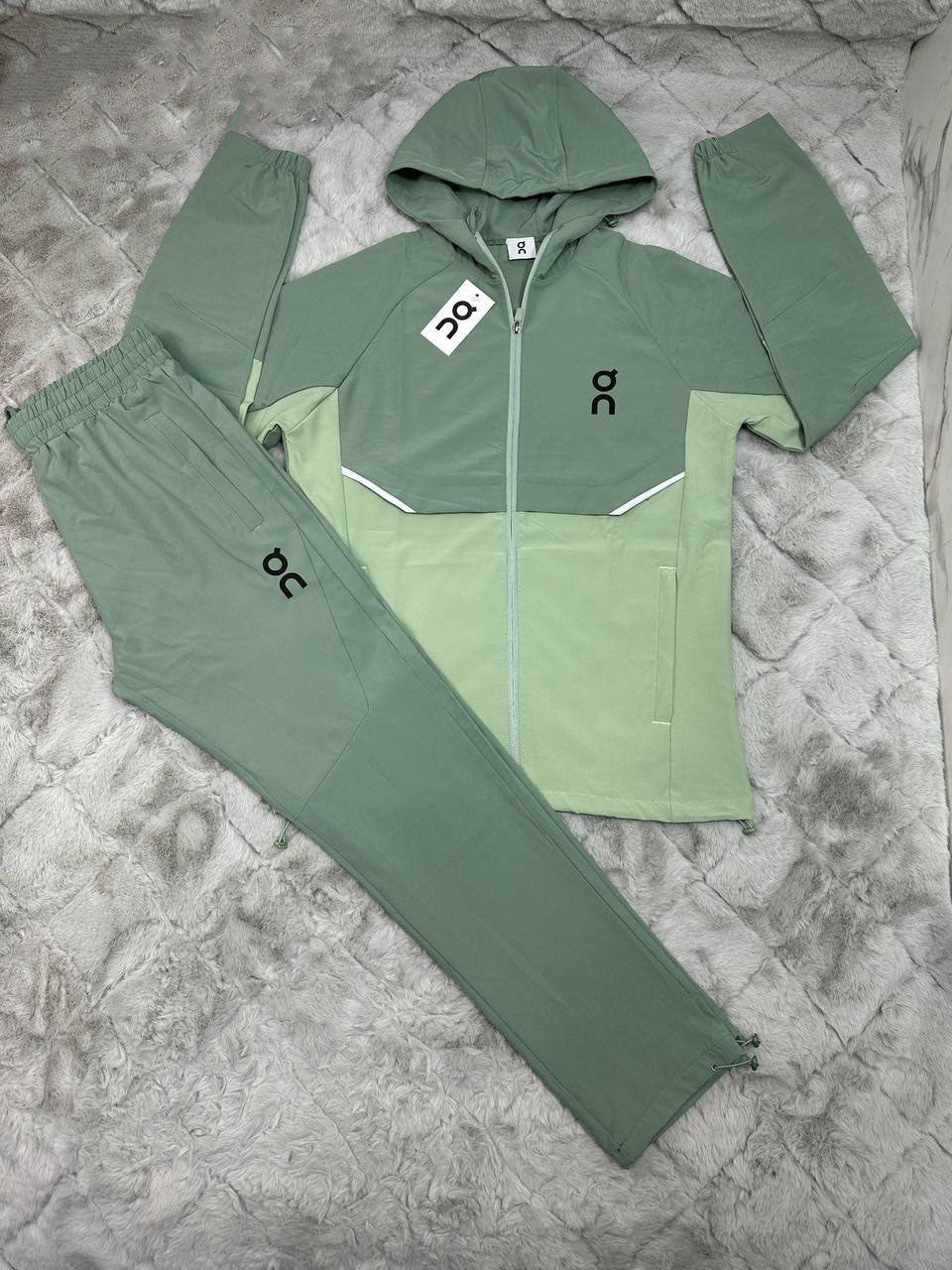 On Cloud Running Core Hooded Tracksuit in Mint Green Color Men's Reps Sale UK Best Quality AAA Quality Replica