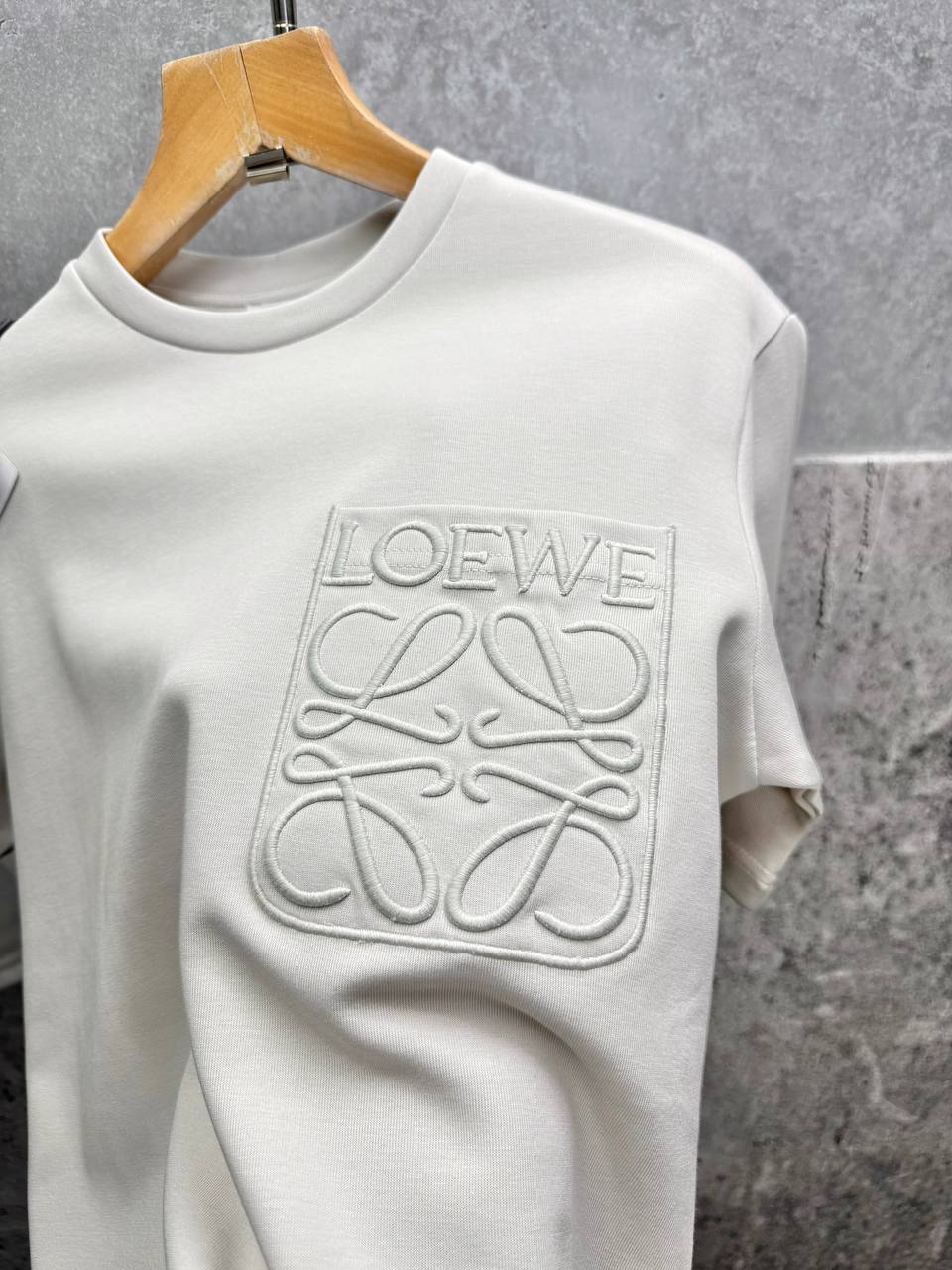 Loewe Relaxed Fit Anagram Embroidery Pocket Short Sleeve T-Shirts & Shorts Set in White Color Men's Reps Sale UK Best Quality AAA Replica