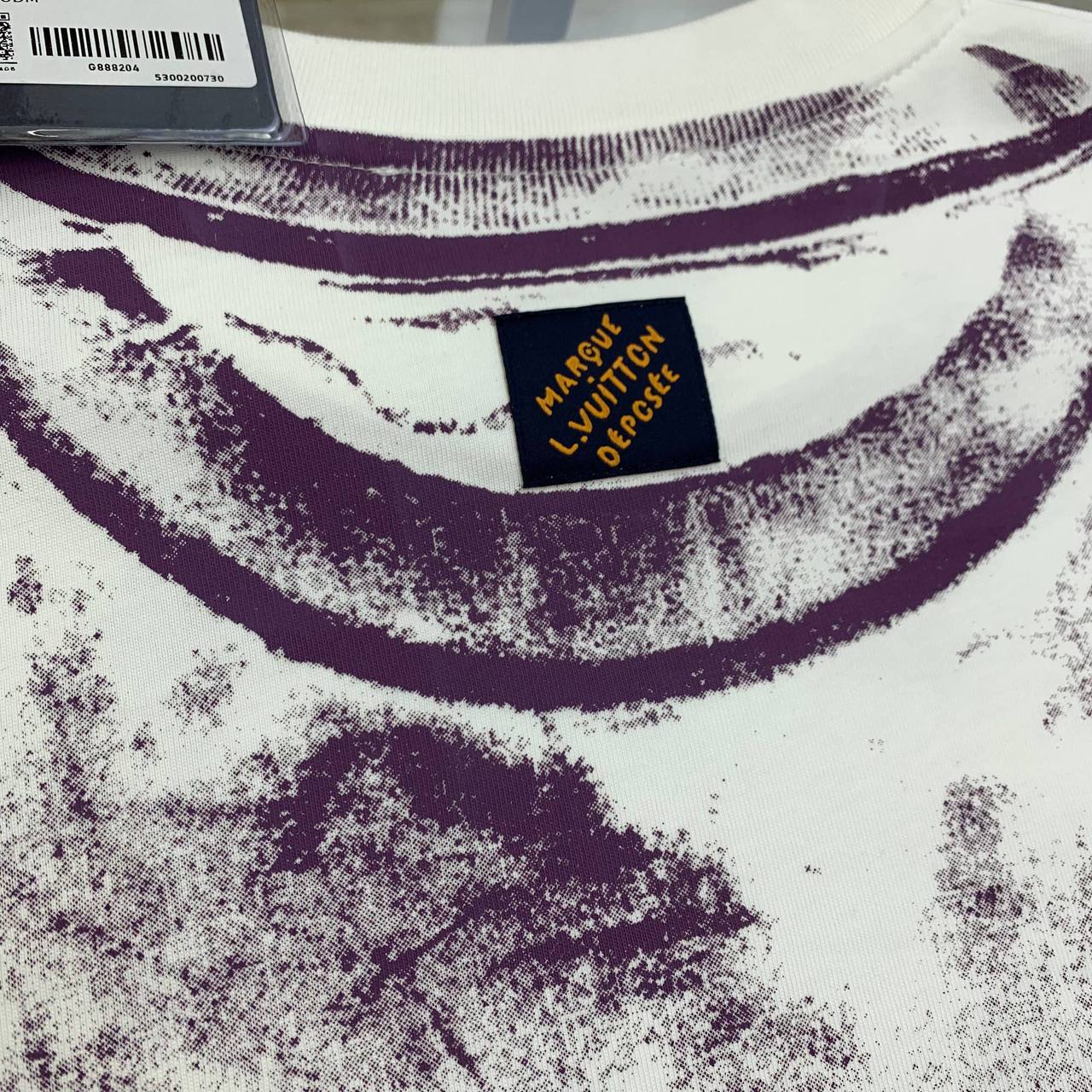 Louis Vuitton Overprinted Vuitton Short Sleeve Men's Women's T-Shirts in 2 Colors Reps Sale UK Best Quality AAA Replica