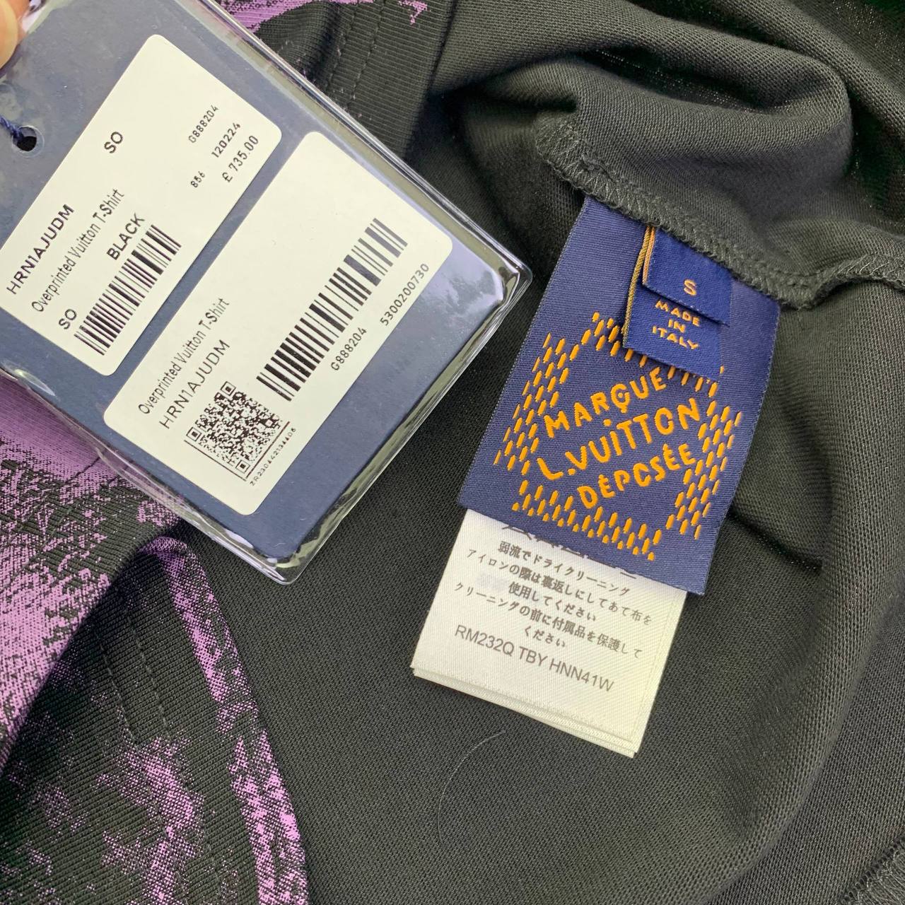 Louis Vuitton Overprinted Vuitton Short Sleeve Men's Women's T-Shirts in 2 Colors Reps Sale UK Best Quality AAA Replica