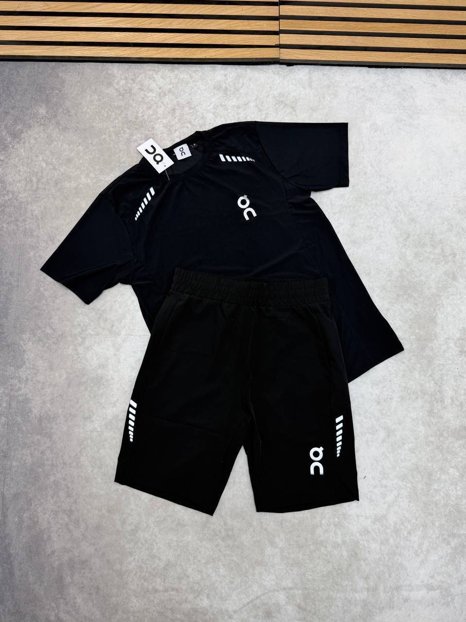 On Running Cloud Technical Performance Short-Sleeve T-Shirts & Shorts Set in Black Men's Reps Sale UK Best Quality AAA Replica