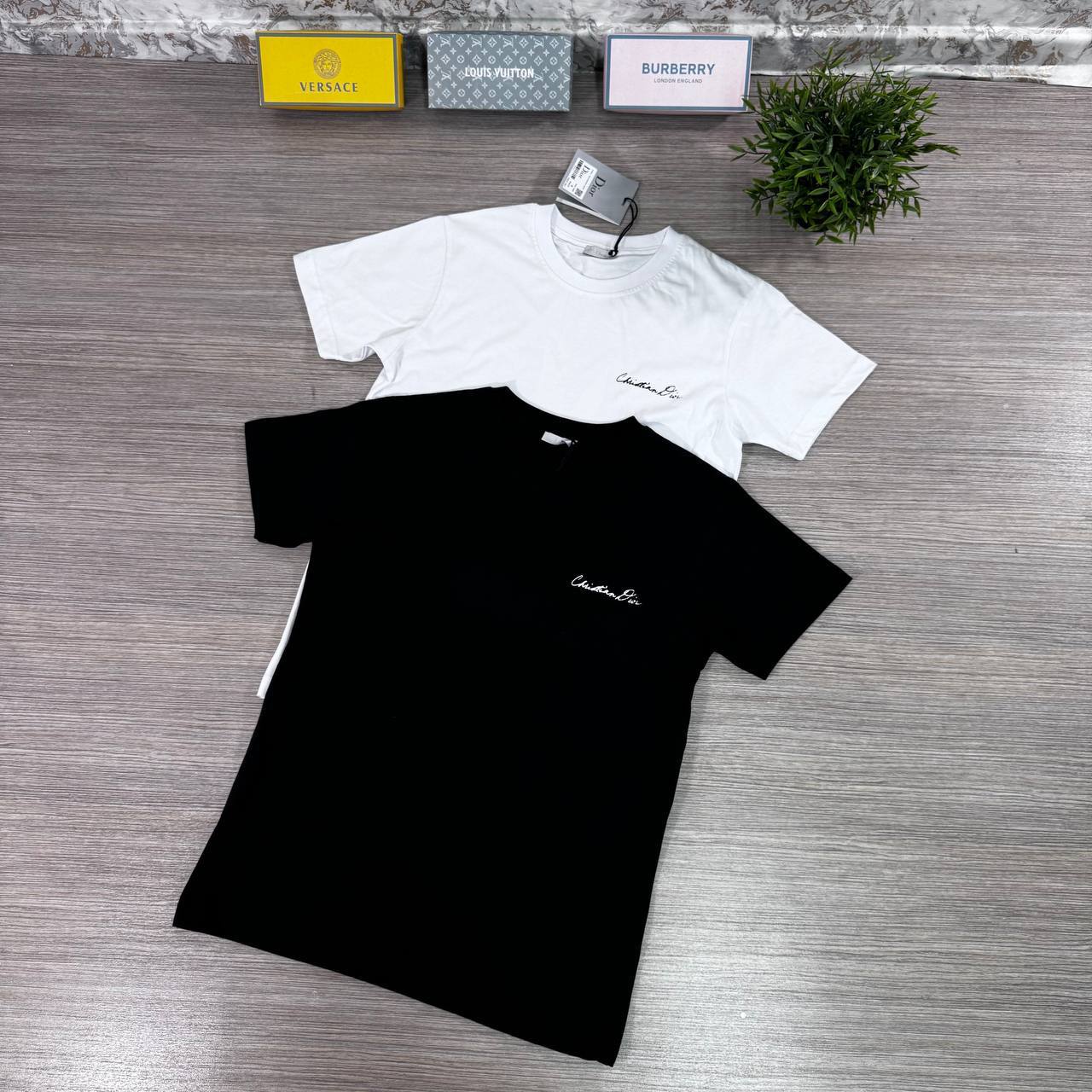 Dior Lily of the Valley Men's Women's T-Shirts in 2 Colors Reps Sale UK Best Quality AAA Replica
