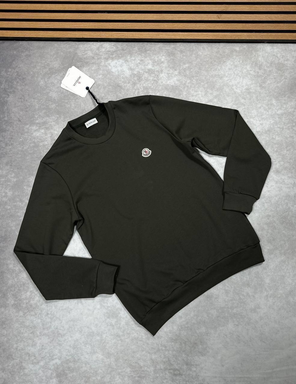 Moncler Logo Patch Crewneck Cotton Men's Women's Jumpers in Different Colors Reps Sale UK Best Quality AAA Replica