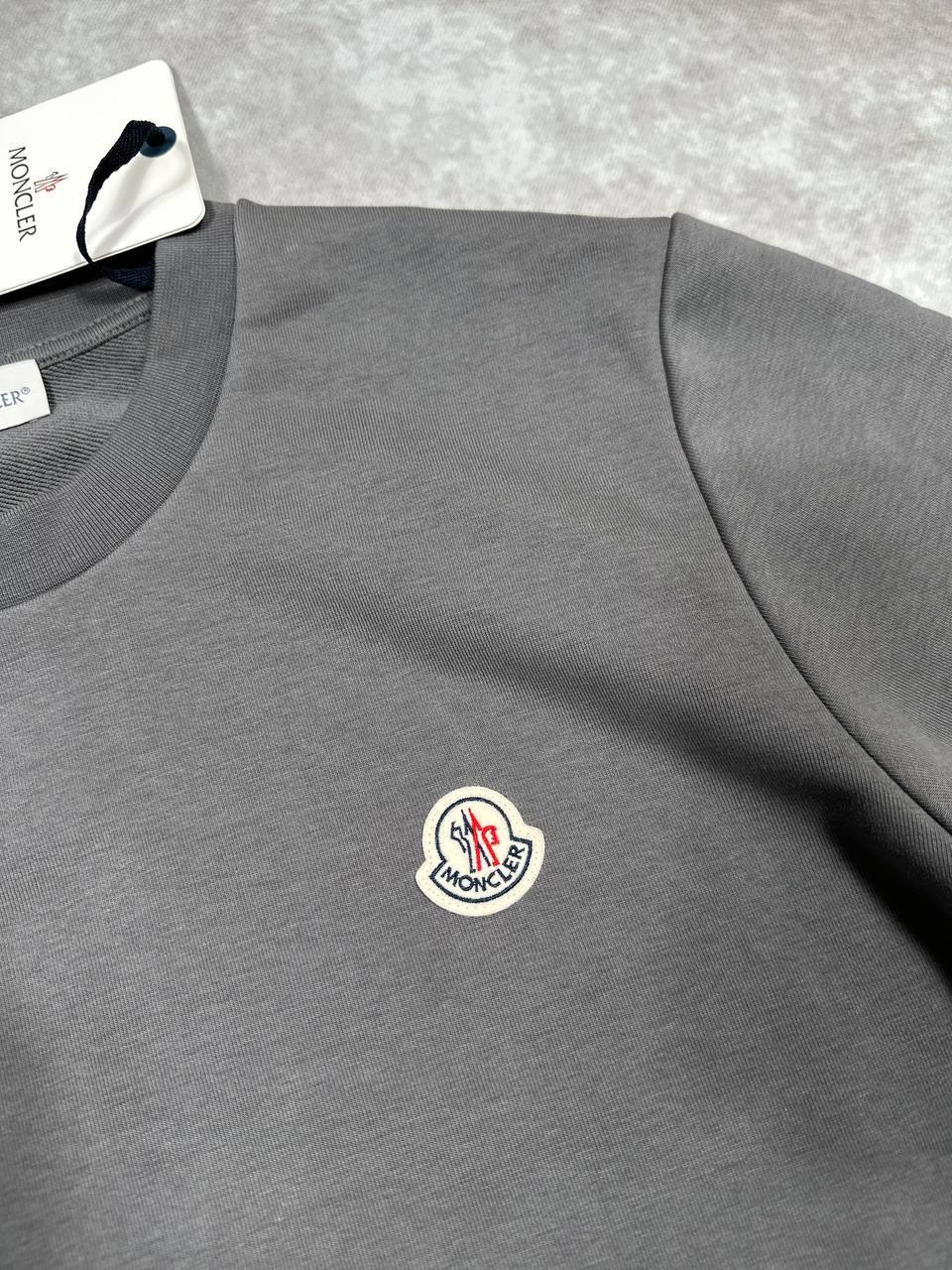 Moncler Logo Patch Crewneck Cotton Men's Women's Jumpers in Different Colors Reps Sale UK Best Quality AAA Replica