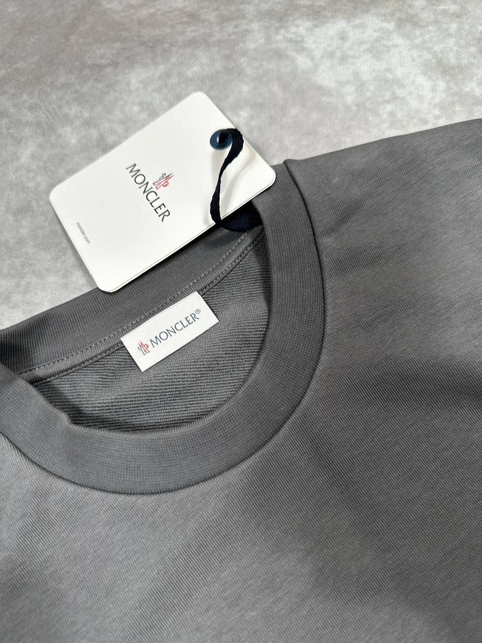 Moncler Logo Patch Crewneck Cotton Men's Women's Jumpers in Different Colors Reps Sale UK Best Quality AAA Replica