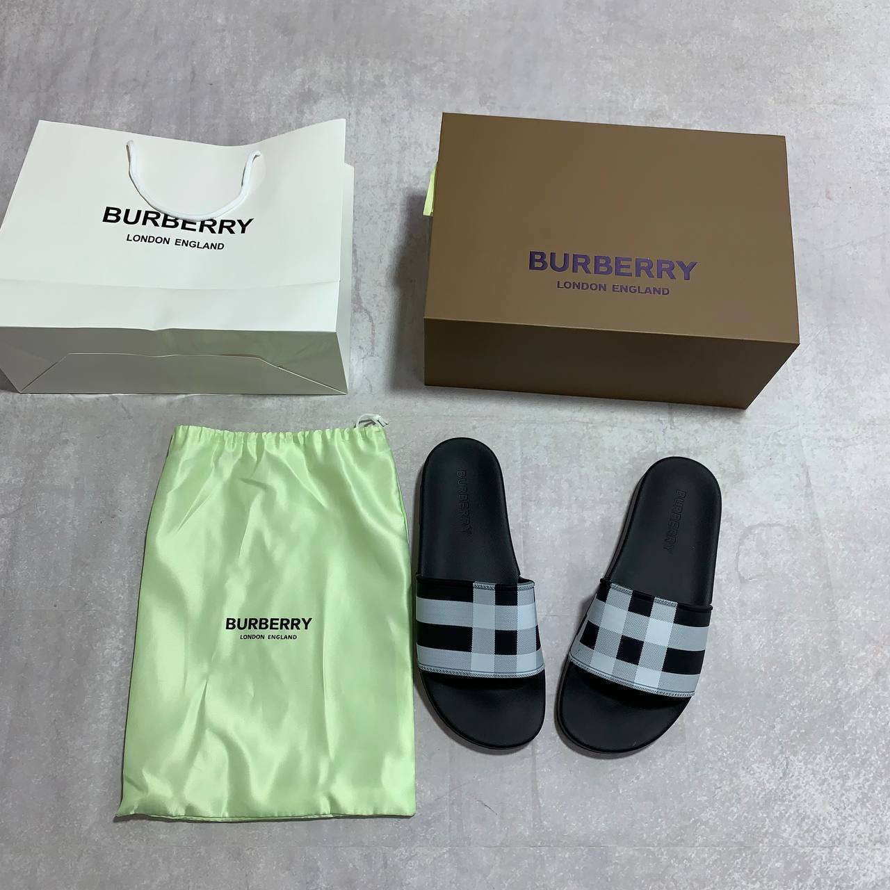 Burberry Furley Check Sliders Men's in Black Reps Sale UK Best Quality AAA Replica