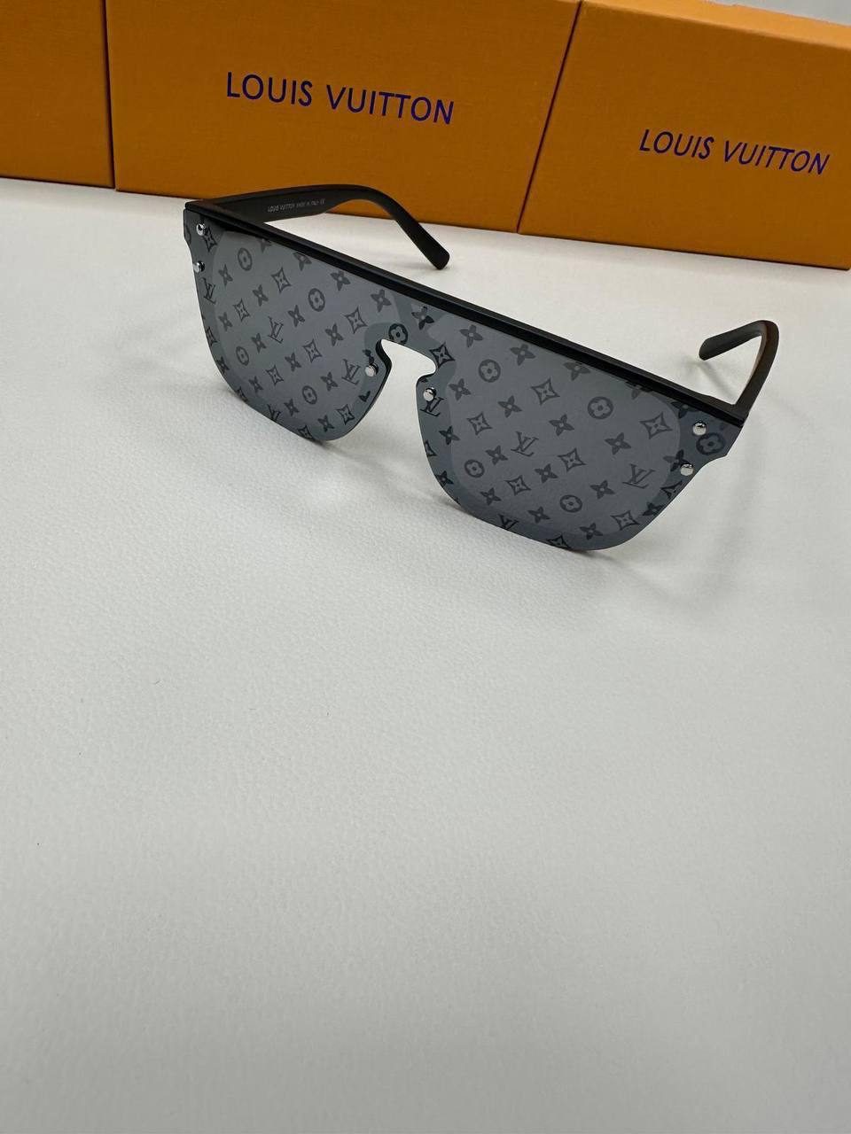 Louis Vuitton Black Plastic Square Frame Waimea Sunglasses Men's Women's Reps Sale UK Best Quality Sale AAA Replica