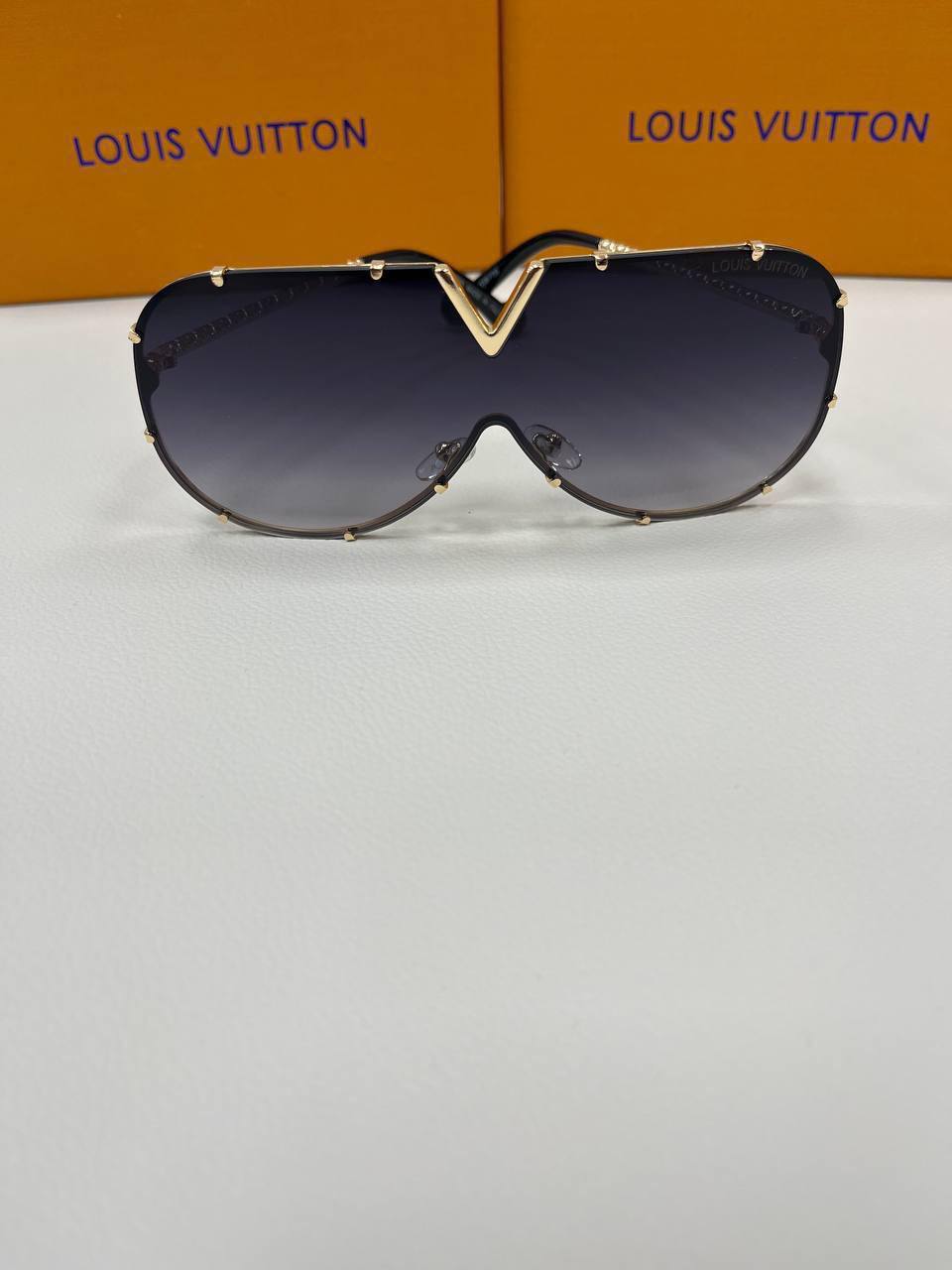 Louis Vuitto Black Metal LV Drive Sunglasses Men's Women's Reps Sale UK Best Quality Sale AAA Replica
