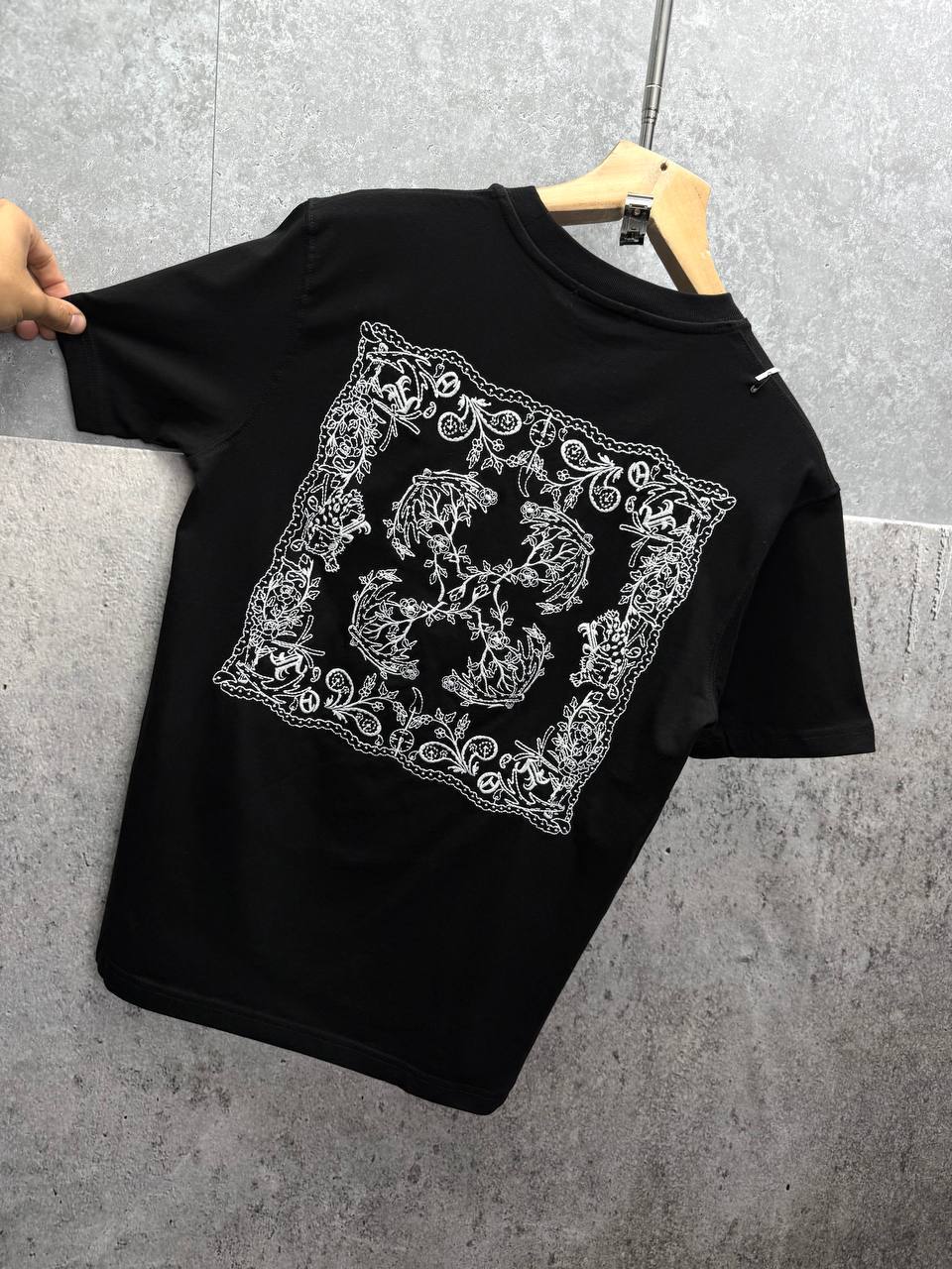 Off-White Tattoo Bandana Arrow Skate Men's Women's T-Shirts in Different Colors Reps Sale UK Best Quality AAA Replica