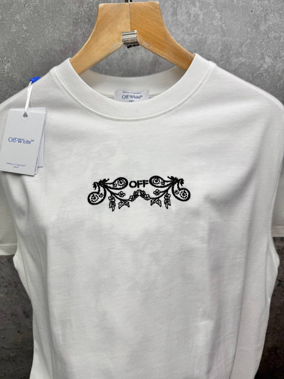 Off-White Tattoo Bandana Arrow Skate Men's Women's T-Shirts in Different Colors Reps Sale UK Best Quality AAA Replica