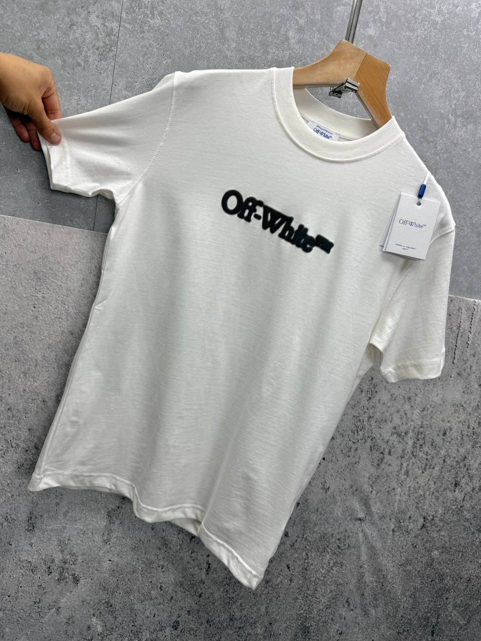 Off-White Spray Arrow Logo Men's Women's T-Shirts in 2 Colors Reps Sale UK Best Quality AAA Replica