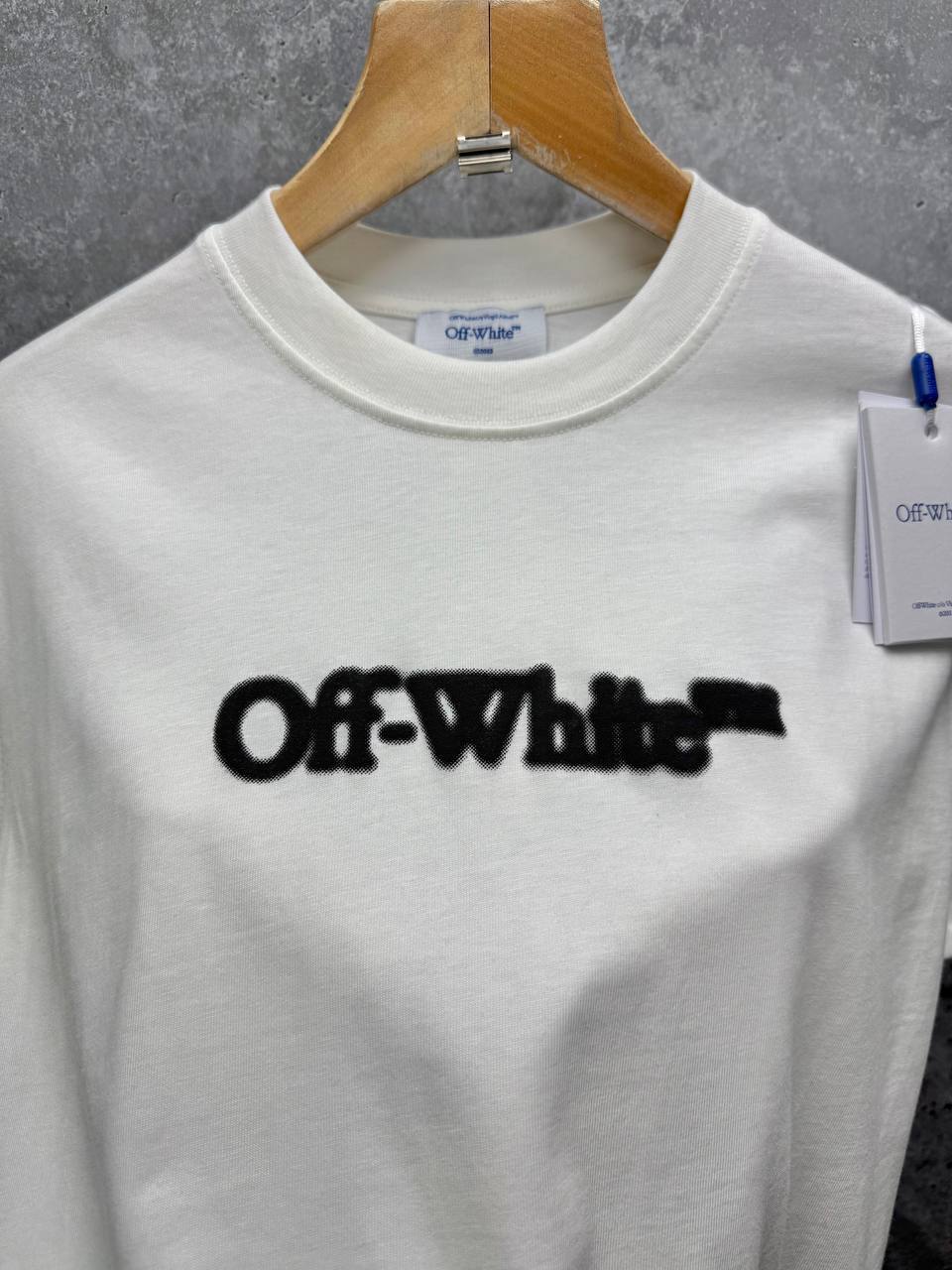 Off-White Spray Arrow Logo Men's Women's T-Shirts in 2 Colors Reps Sale UK Best Quality AAA Replica