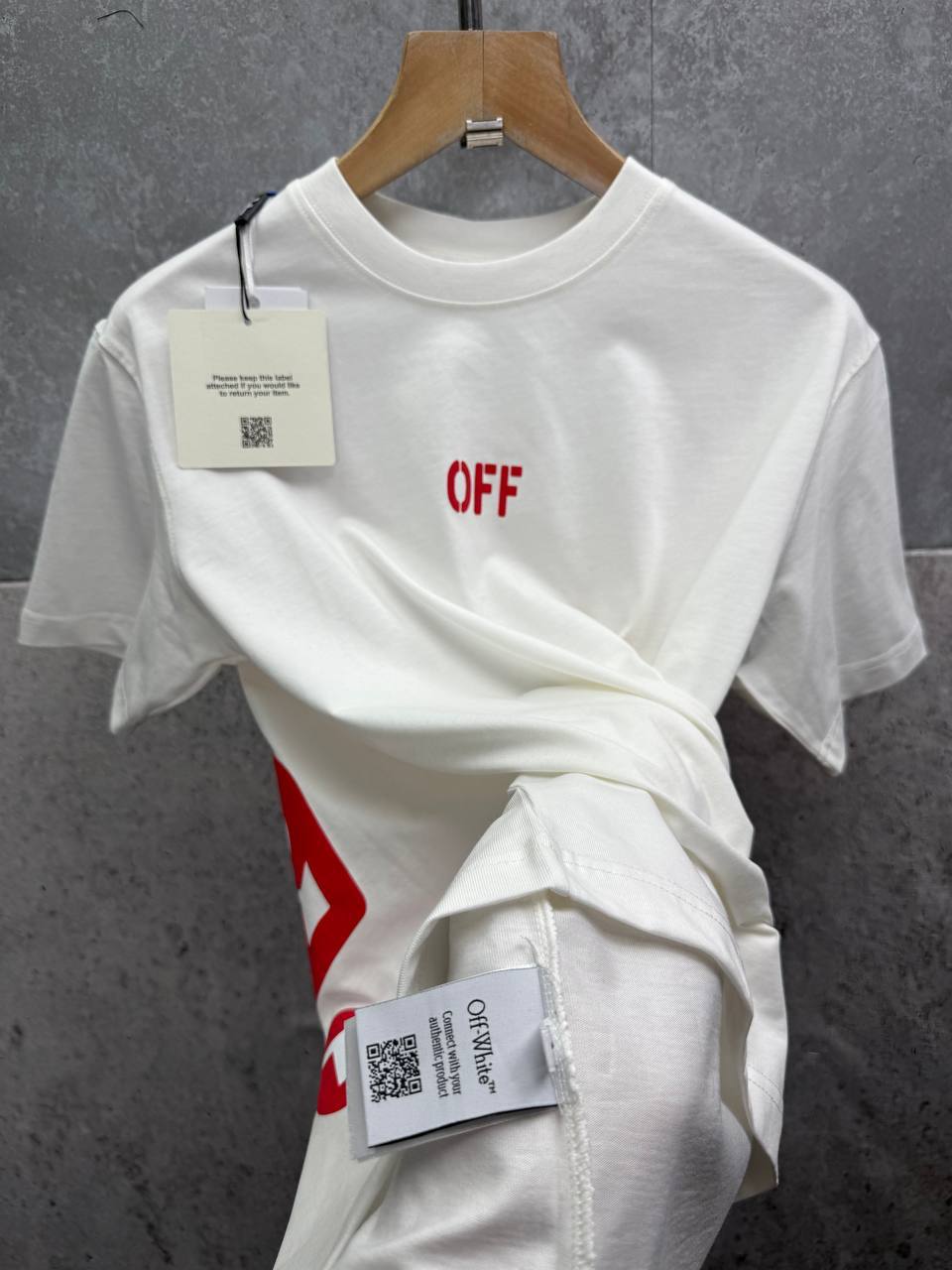 Off-White Smile Arrow Men's Women's T-Shirts in 2 Colors Reps Sale UK Best Quality AAA Replica