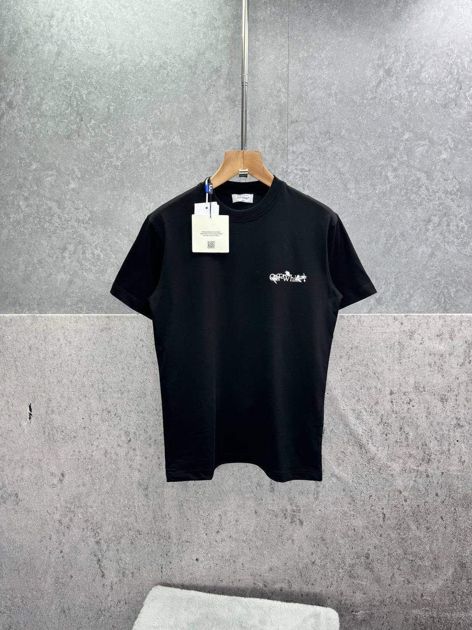 Off-White Flower Arrow Skate Men's Women's T-Shirts in 2 Colors Reps Sale UK Best Quality AAA Replica