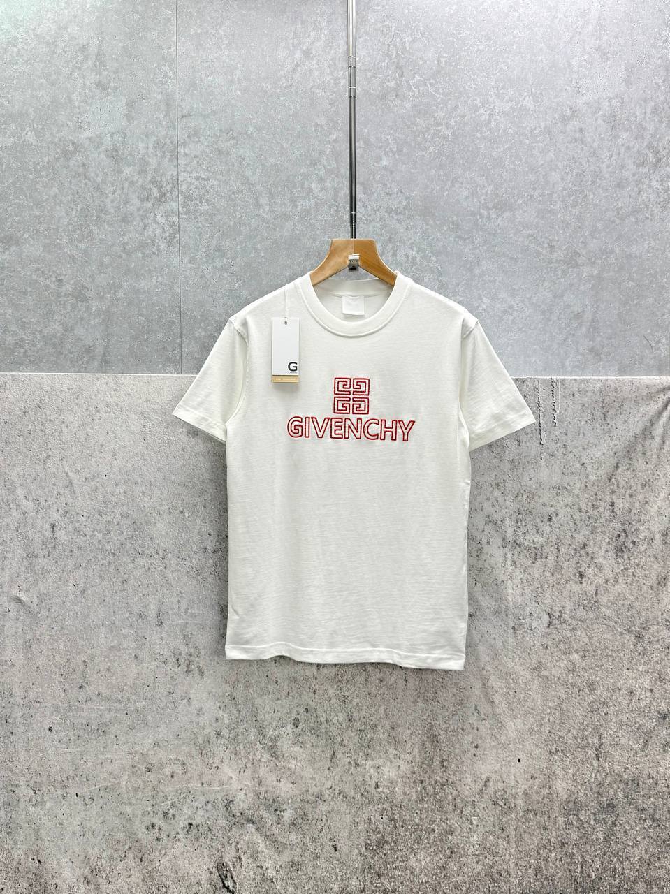 Givenchy 4G Slim Fit Men's Women's T-Shirts in 2 Colors Reps Sale UK Best Quality AAA Replica