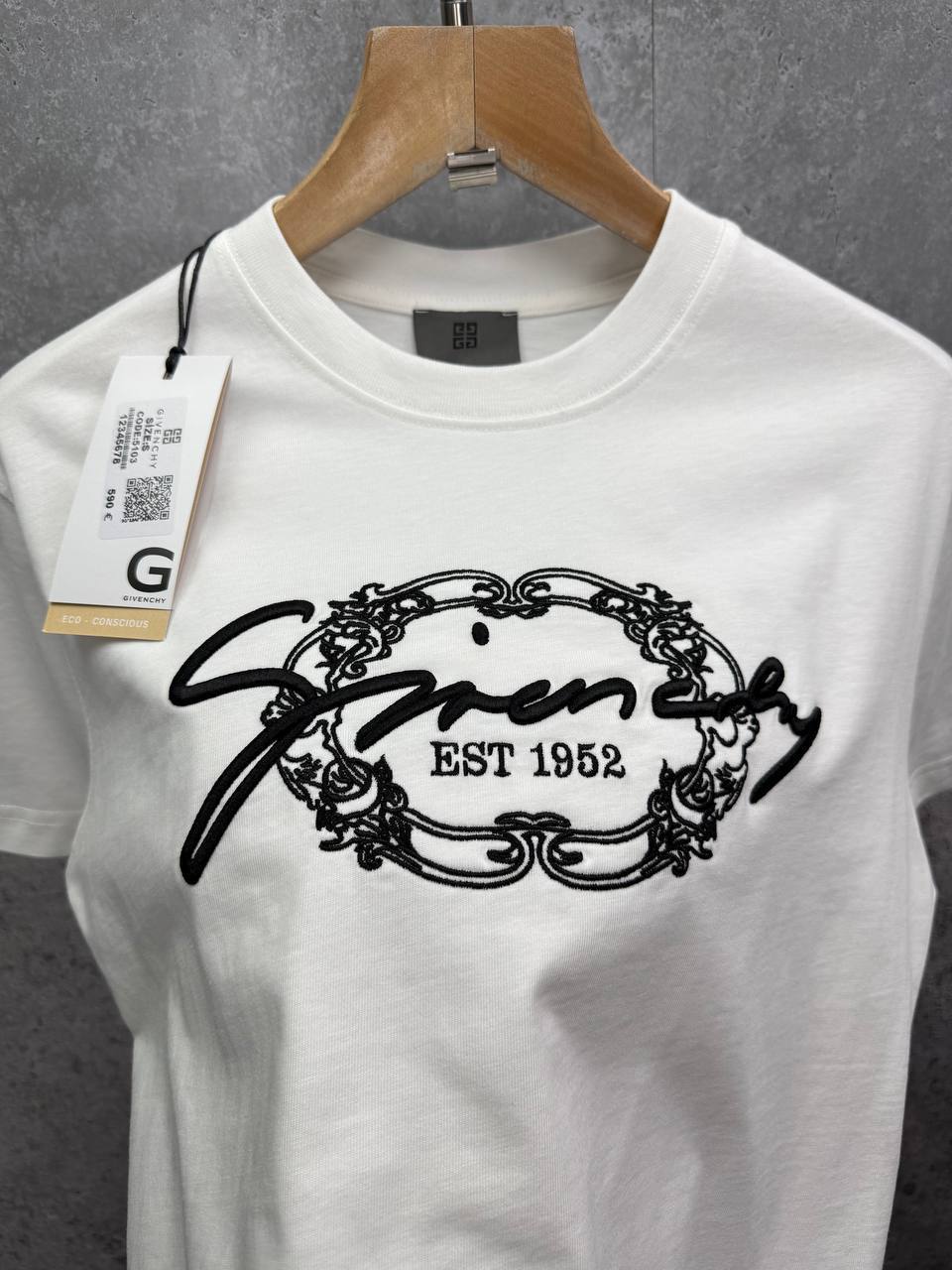 Givenchy Medallion Logo Cotton Men's Women's T-Shirts in 2 Colors Reps Sale UK Best Quality AAA Replica