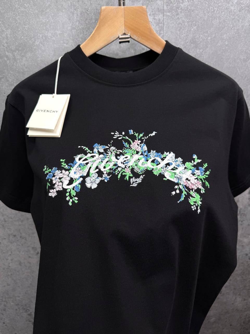 Givenchy Floral Print Men's Women's T-Shirts in 2 Colors Reps Sale UK Best Quality AAA Replica