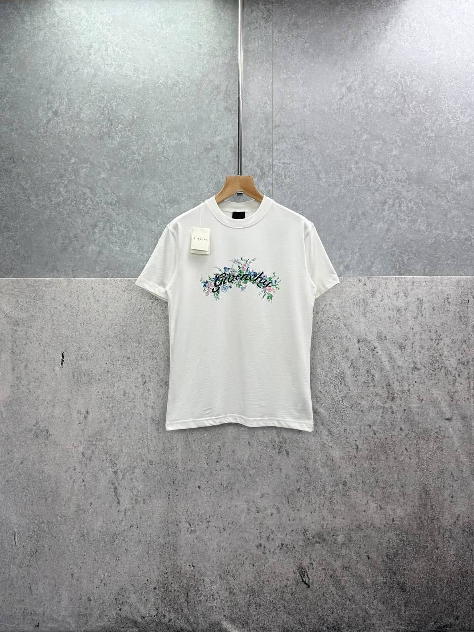 Givenchy Floral Print Men's Women's T-Shirts in 2 Colors Reps Sale UK Best Quality AAA Replica