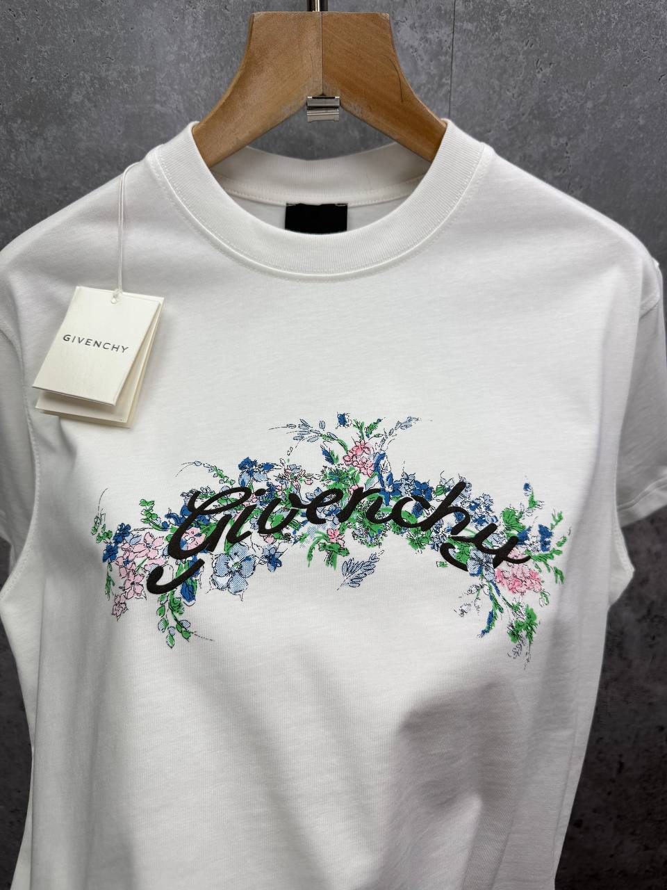 Givenchy Floral Print Men's Women's T-Shirts in 2 Colors Reps Sale UK Best Quality AAA Replica