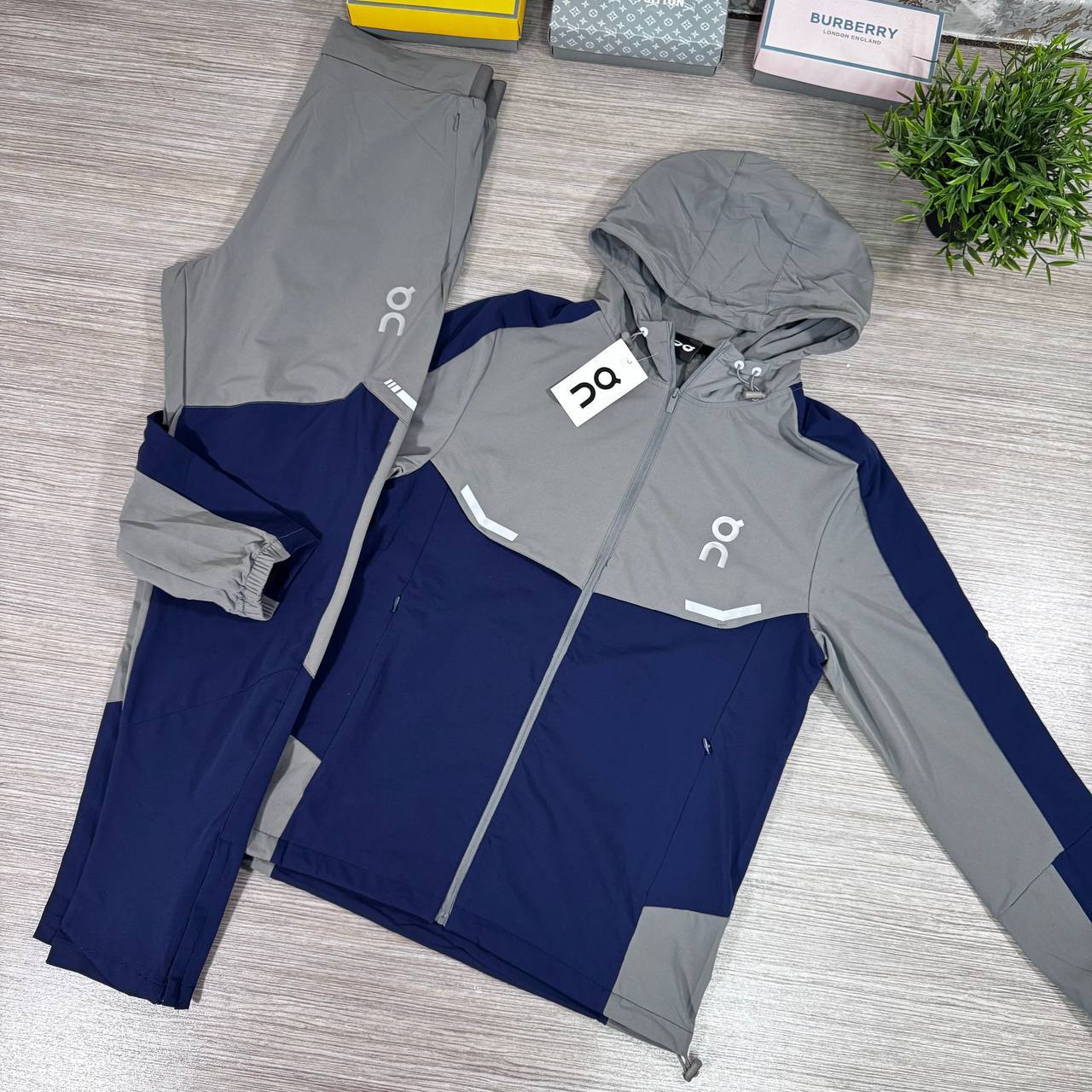 On Cloud QC Cargo Premium Quality Tracksuits Men's in Different Colors Reps Sale UK Best Quality AAA Quality Replica
