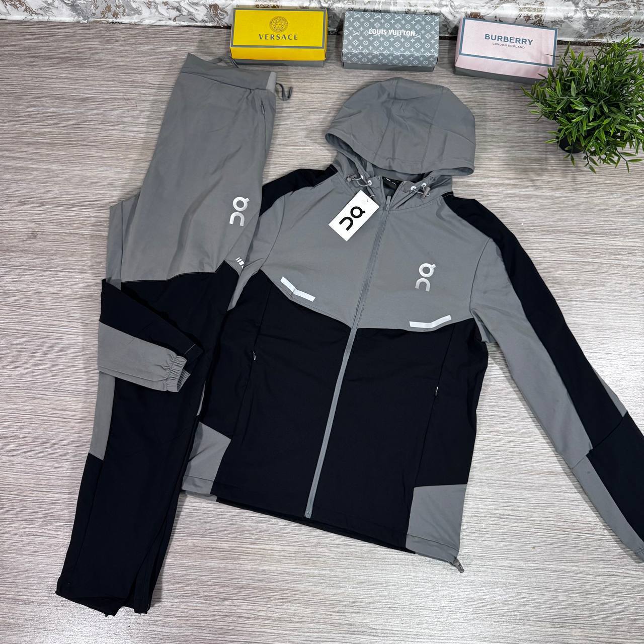 On Cloud QC Cargo Premium Quality Tracksuits Men's in Different Colors Reps Sale UK Best Quality AAA Quality Replica