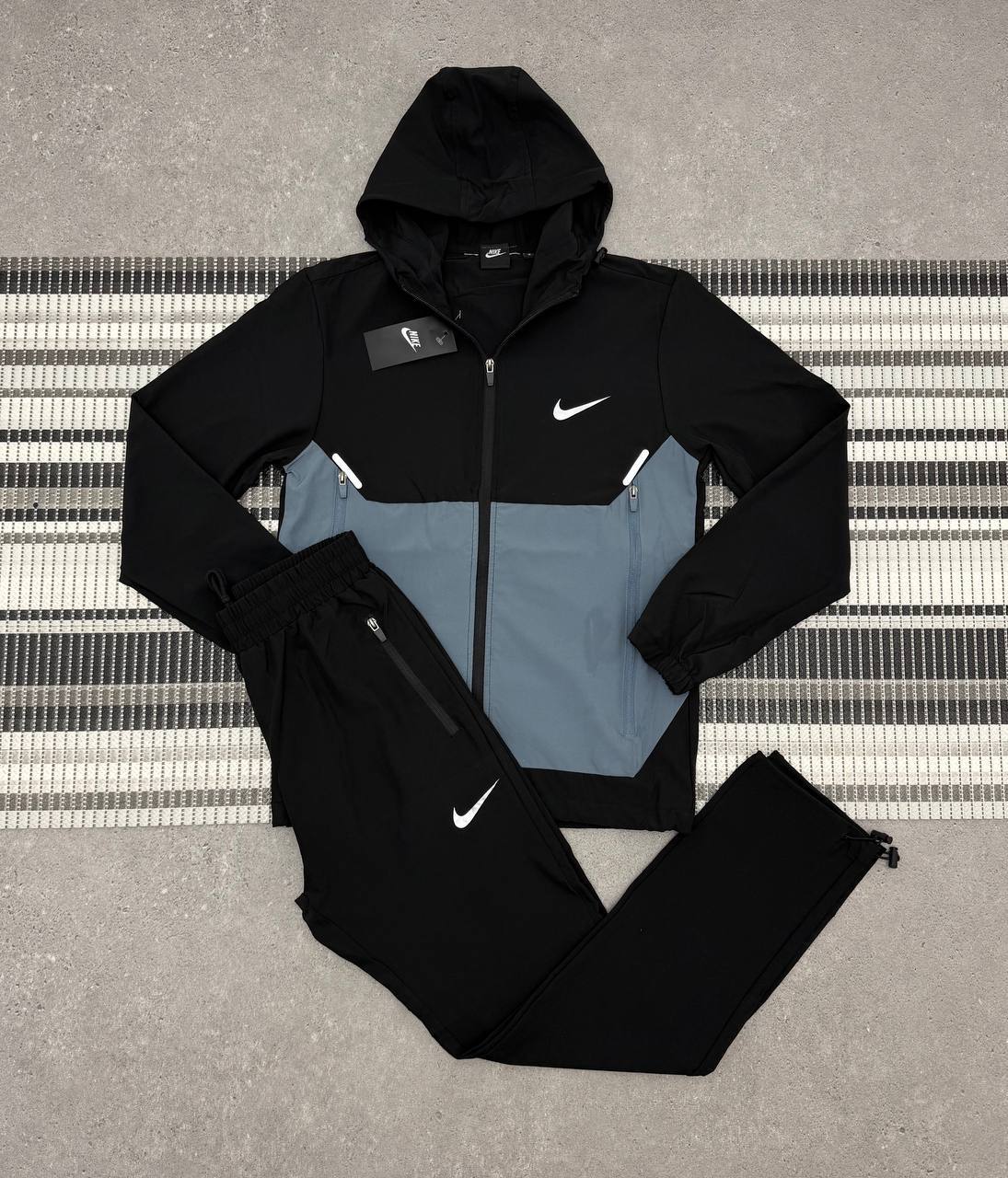 Nike UV Windrunner Tracksuit Men's in Different Colors Reps Sale UK Best Quality AAA Replica