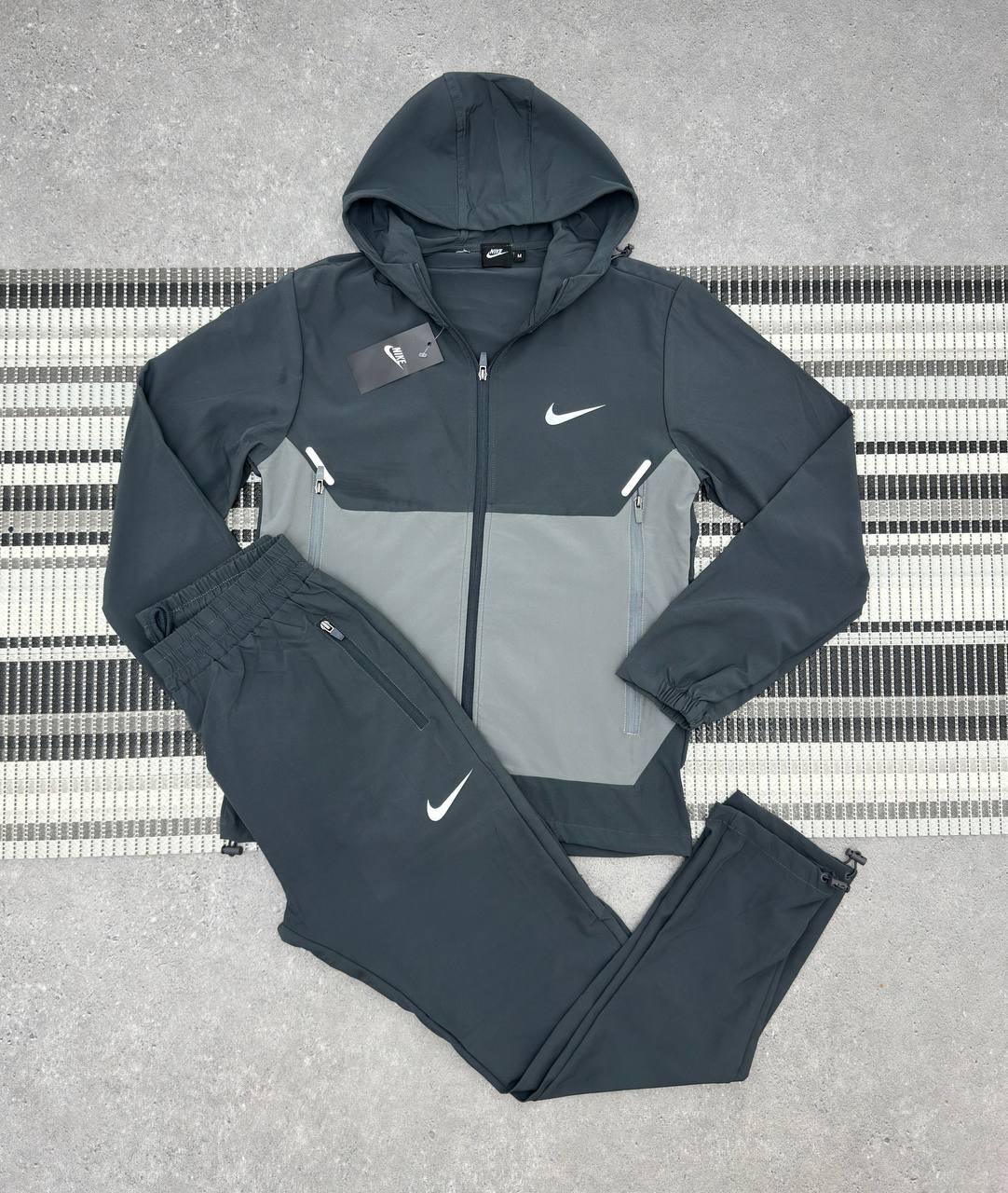 Nike UV Windrunner Tracksuit Men's in Different Colors Reps Sale UK Best Quality AAA Replica