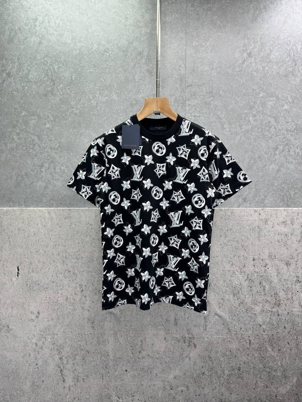 Louis Vuitton 3D Monogram Full Print T-Shirts Men's Women's in 2 Colors Reps Sale UK Best Quality AAA Replica