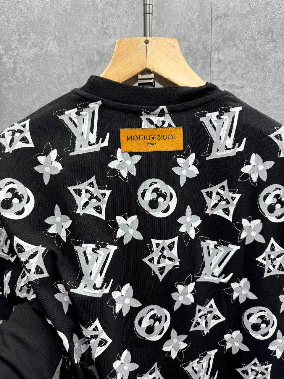 Louis Vuitton 3D Monogram Full Print T-Shirts Men's Women's in 2 Colors Reps Sale UK Best Quality AAA Replica