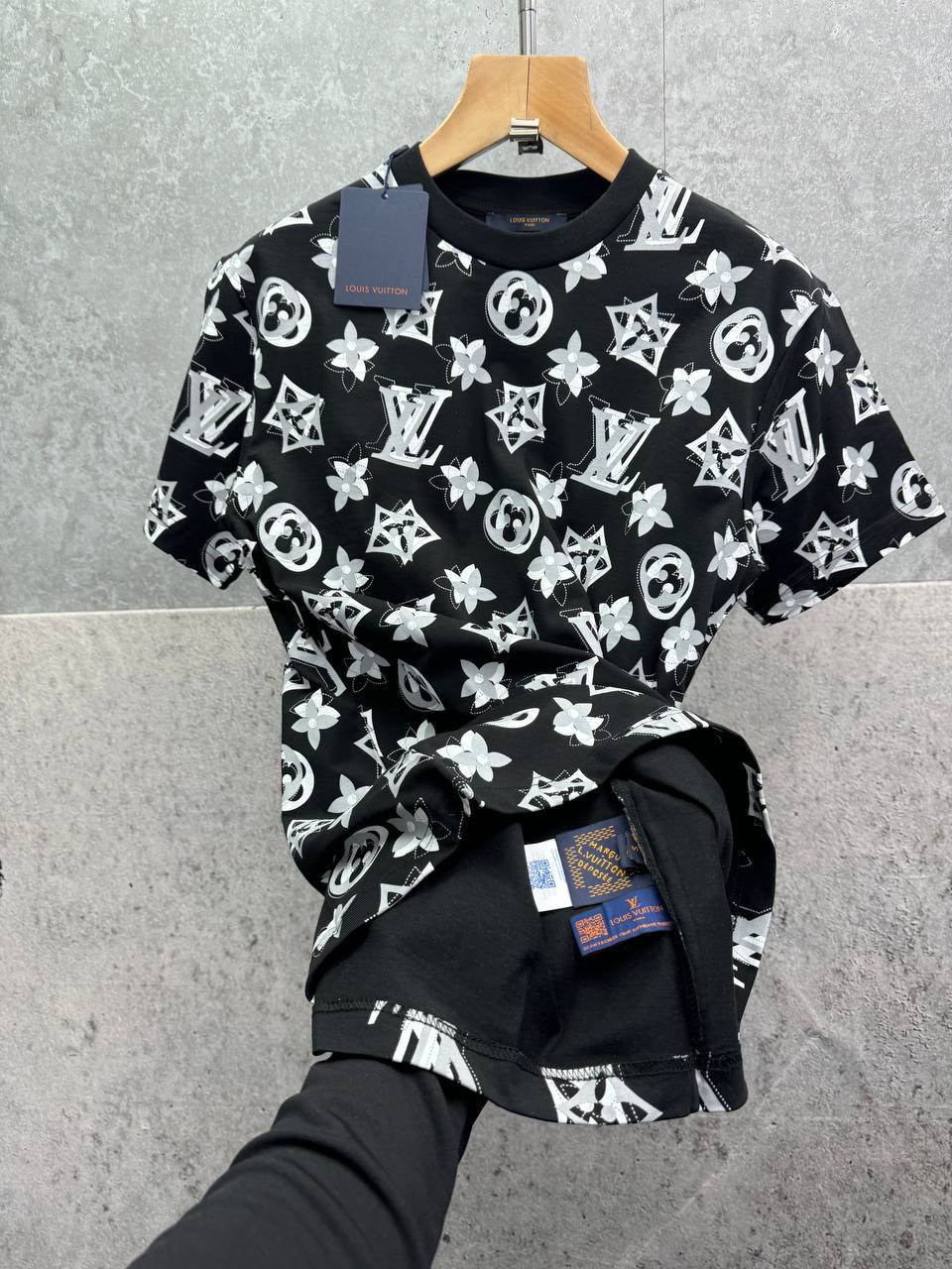 Louis Vuitton 3D Monogram Full Print T-Shirts Men's Women's in 2 Colors Reps Sale UK Best Quality AAA Replica