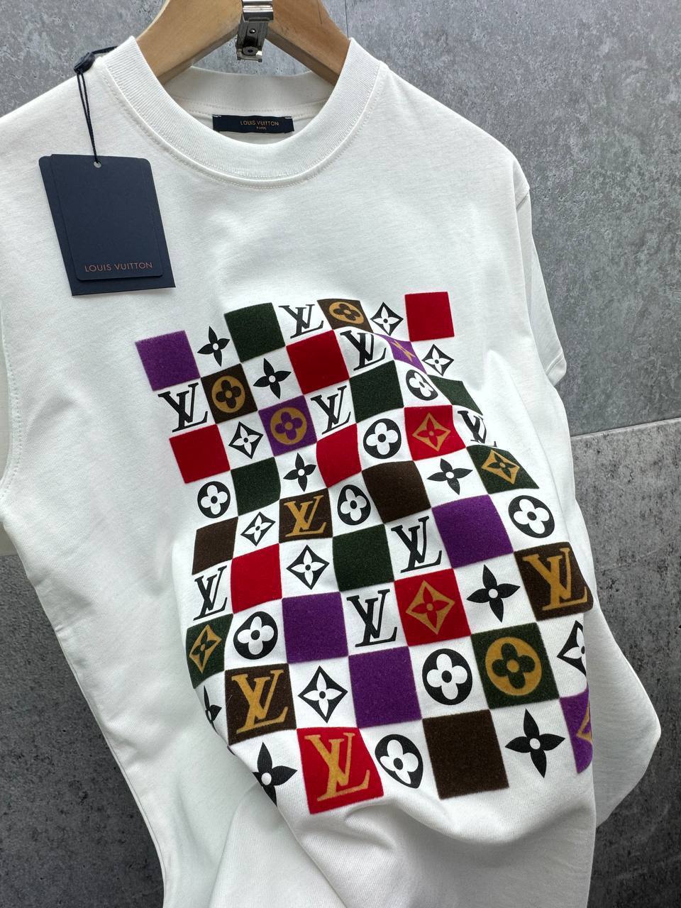 Louis Vuitton Multicolor Logo T-Shirts Men's Women's in 2 Colors Reps Sale UK Best Quality AAA Replica