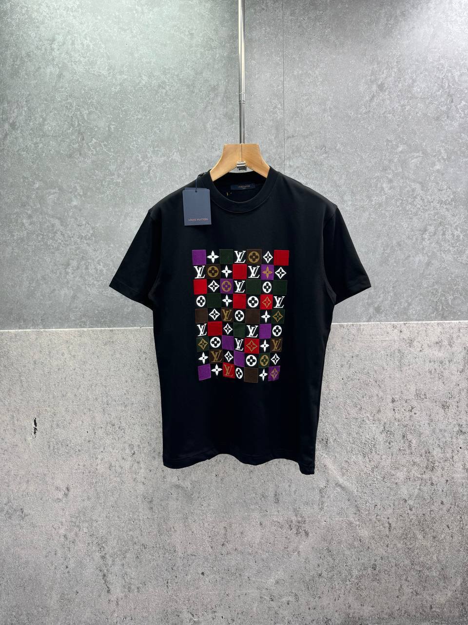 Louis Vuitton Multicolor Logo T-Shirts Men's Women's in 2 Colors Reps Sale UK Best Quality AAA Replica
